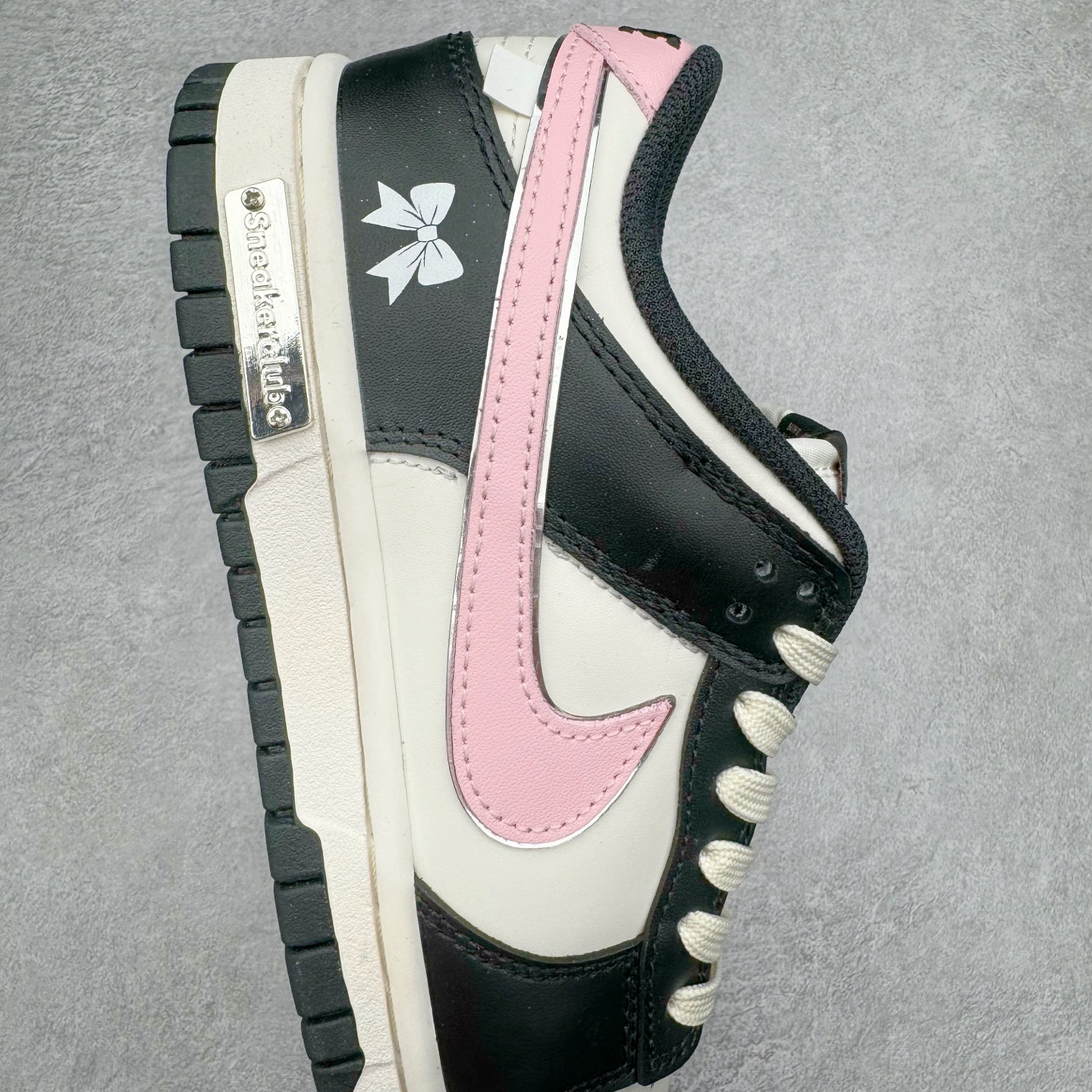 图片[6]-＃YC纯原 NK Dunk Low 星辰蝶梦 BP1220-009 定制系列天花板 无原鞋不开发 全系列得物原鞋一比一校对开发 配色持续更新中 终端对接 优势输出 全套原厂楦头原纸板数据档案倾力打造 原汁原味莞产 极致还原 圈内最强针车工艺 高端零售指定版 广东原厂配套原盒原标 鞋盒分三个尺码段 原厂冲刀 超高清洁度 全鞋零毛边皮料切割 采用原厂百宏鞋带以及原厂百宏织唛舌标 内标可供原厂几率过验 进口原装条纹中底布 四线拉帮白色点胶 原厂拉帮手法遵循公司 原厂电绣 极致还原 尺码：36 36.5 37.5 38 38.5 39 40 40.5 41 42 42.5 43 44 44.5 45 46-选品中心