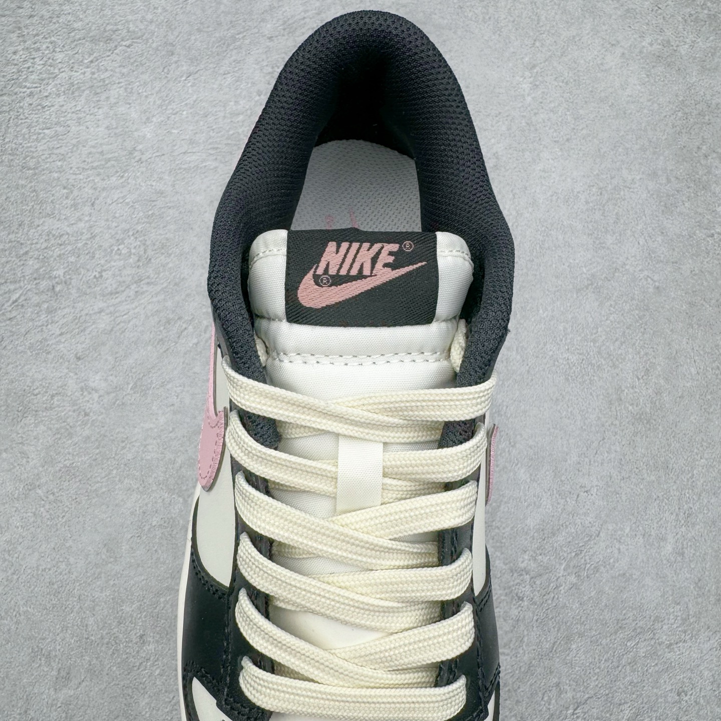 图片[5]-＃YC纯原 NK Dunk Low 星辰蝶梦 BP1220-009 定制系列天花板 无原鞋不开发 全系列得物原鞋一比一校对开发 配色持续更新中 终端对接 优势输出 全套原厂楦头原纸板数据档案倾力打造 原汁原味莞产 极致还原 圈内最强针车工艺 高端零售指定版 广东原厂配套原盒原标 鞋盒分三个尺码段 原厂冲刀 超高清洁度 全鞋零毛边皮料切割 采用原厂百宏鞋带以及原厂百宏织唛舌标 内标可供原厂几率过验 进口原装条纹中底布 四线拉帮白色点胶 原厂拉帮手法遵循公司 原厂电绣 极致还原 尺码：36 36.5 37.5 38 38.5 39 40 40.5 41 42 42.5 43 44 44.5 45 46-选品中心