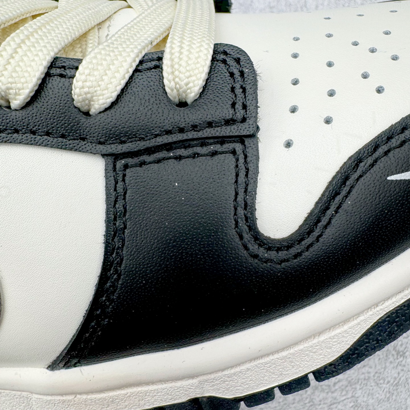 图片[19]-＃YC纯原 NK Dunk Low 星辰蝶梦 BP1220-009 定制系列天花板 无原鞋不开发 全系列得物原鞋一比一校对开发 配色持续更新中 终端对接 优势输出 全套原厂楦头原纸板数据档案倾力打造 原汁原味莞产 极致还原 圈内最强针车工艺 高端零售指定版 广东原厂配套原盒原标 鞋盒分三个尺码段 原厂冲刀 超高清洁度 全鞋零毛边皮料切割 采用原厂百宏鞋带以及原厂百宏织唛舌标 内标可供原厂几率过验 进口原装条纹中底布 四线拉帮白色点胶 原厂拉帮手法遵循公司 原厂电绣 极致还原 尺码：36 36.5 37.5 38 38.5 39 40 40.5 41 42 42.5 43 44 44.5 45 46-选品中心