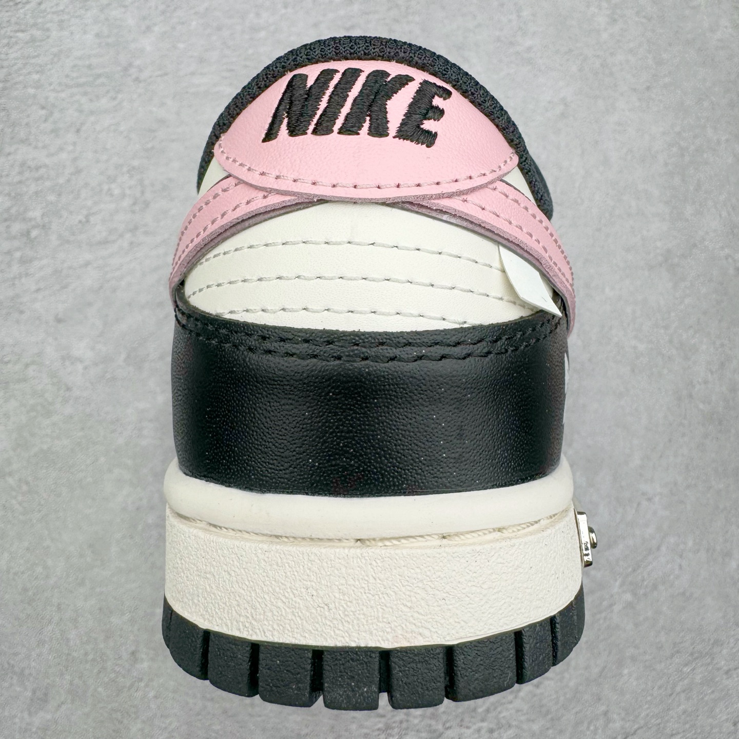 图片[8]-＃YC纯原 NK Dunk Low 星辰蝶梦 BP1220-009 定制系列天花板 无原鞋不开发 全系列得物原鞋一比一校对开发 配色持续更新中 终端对接 优势输出 全套原厂楦头原纸板数据档案倾力打造 原汁原味莞产 极致还原 圈内最强针车工艺 高端零售指定版 广东原厂配套原盒原标 鞋盒分三个尺码段 原厂冲刀 超高清洁度 全鞋零毛边皮料切割 采用原厂百宏鞋带以及原厂百宏织唛舌标 内标可供原厂几率过验 进口原装条纹中底布 四线拉帮白色点胶 原厂拉帮手法遵循公司 原厂电绣 极致还原 尺码：36 36.5 37.5 38 38.5 39 40 40.5 41 42 42.5 43 44 44.5 45 46-选品中心