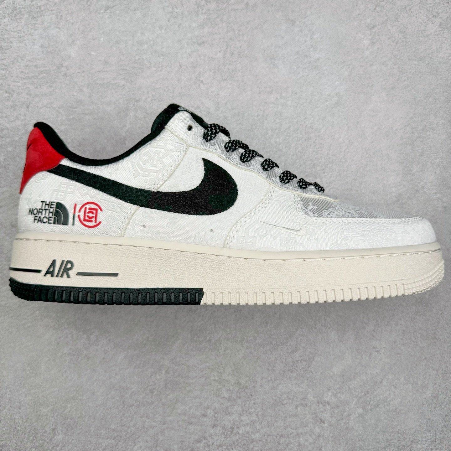 NK Air Force 1´07 Low 空军一号低帮百搭休闲运动板鞋 DM6868-054 柔软、弹性十足的缓震性能和出色的中底设计 横跨复古与现代的外型结合 造就出风靡全球 三十多年的Force 1 直到今天还深受青睐 尺码：36 36.5 37.5 38 38.5 39 40 40.5 41 42 42.5 43 44 44.5 45-选品中心