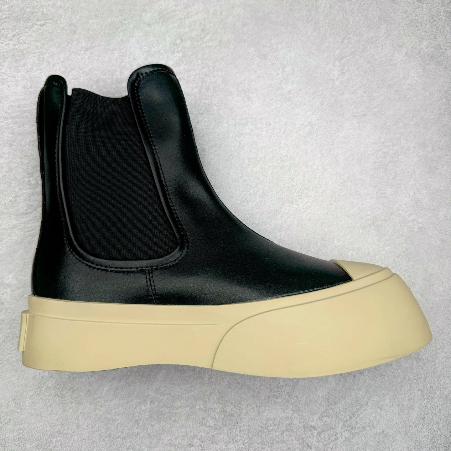 Marni Pablo Leather Mary Jane Sneaker 意大利奢侈品品牌-玛尼·巴勃罗·玛丽珍系列高帮松糕厚底百搭魔术贴大头增高板鞋 女鞋广东原产#采用软质粒面牛剖革鞋面材质#内里水染牛皮及乳胶脚垫#内嵌PU乳胶缓震脚垫#外置4.0cm厘米增高防滑耐磨TPR橡胶大底❗赵露思宋祖儿同款爆款大头鞋！尺码：35-40-选品中心