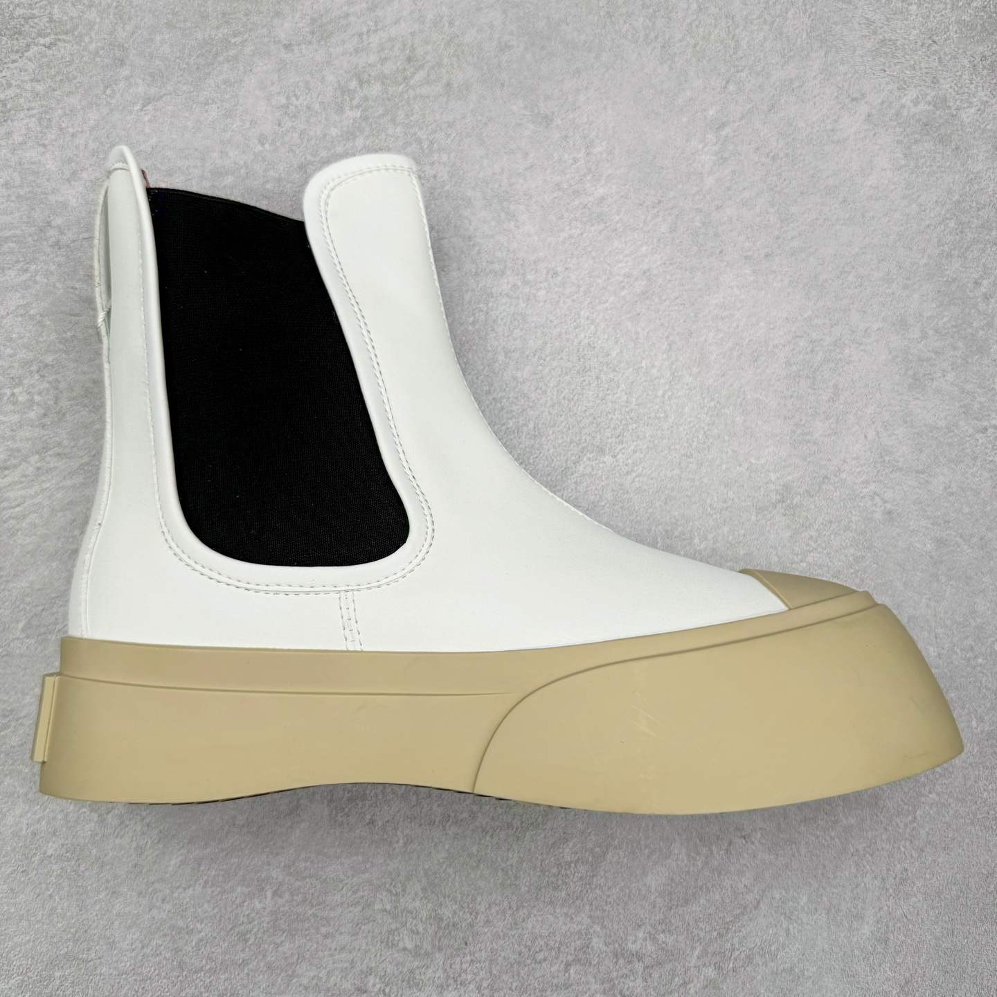 Marni Pablo Leather Mary Jane Sneaker 意大利奢侈品品牌-玛尼·巴勃罗·玛丽珍系列高帮松糕厚底百搭魔术贴大头增高板鞋 女鞋广东原产#采用软质粒面牛剖革鞋面材质#内里水染牛皮及乳胶脚垫#内嵌PU乳胶缓震脚垫#外置4.0cm厘米增高防滑耐磨TPR橡胶大底❗赵露思宋祖儿同款爆款大头鞋!尺码:35-40-选品中心