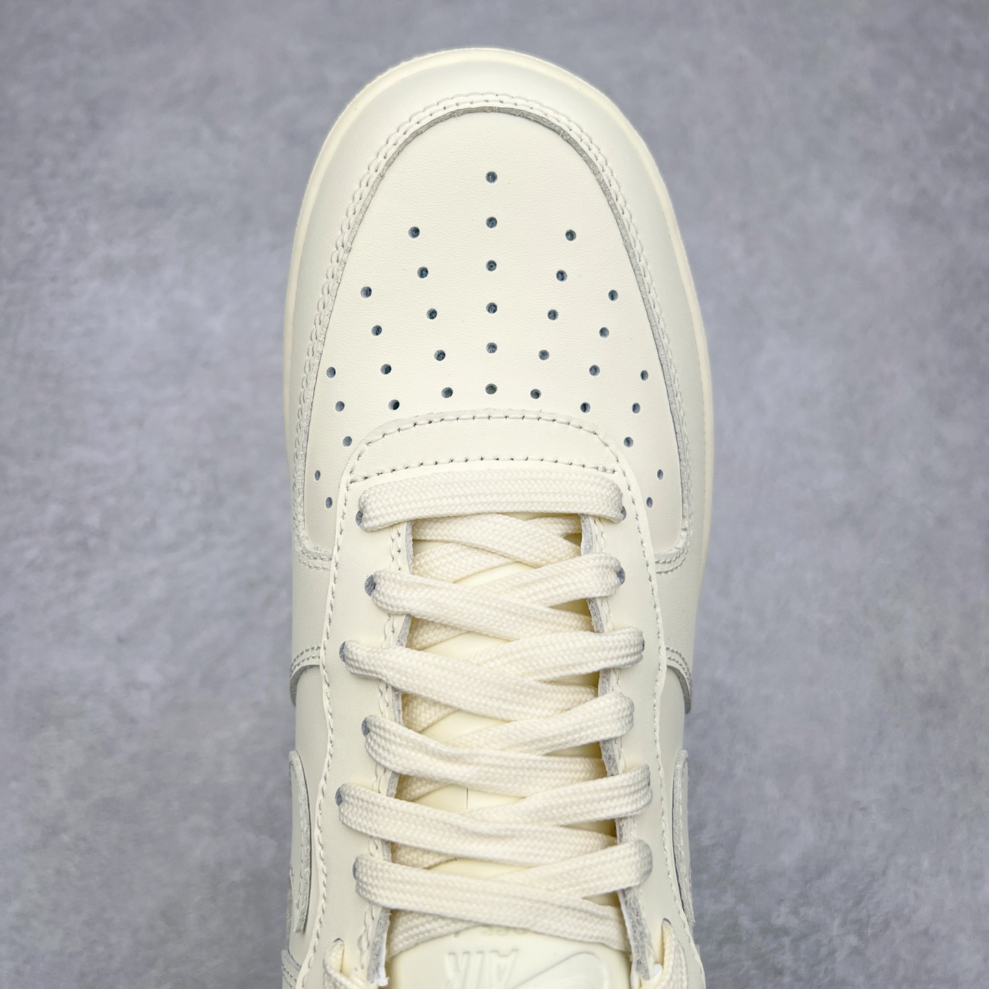 图片[4]-＃VF纯原福利 NK Air Force 1´07 Low 空军一号低帮百搭休闲运动板鞋 知名大厂出品 柔软、弹性十足的缓震性能和出色的中底设计 横跨复古与现代的外型结合 造就出风靡全球三十多年的Force 1 直到今天还深受青睐 尺码：35.5 36 36.5 37.5 38 38.5 39 40 40.5 41 42 42.5 43 44 44.5 45-选品中心