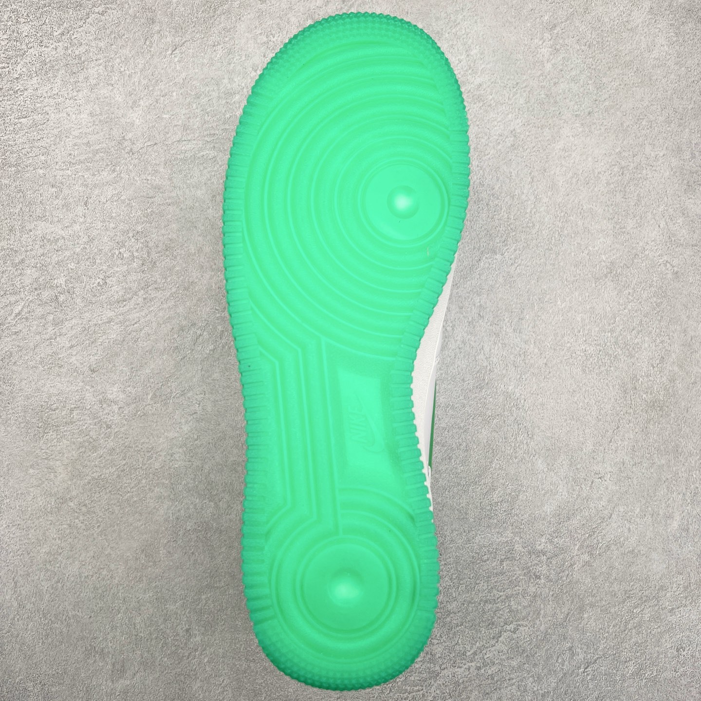 图片[9]-＃VF纯原福利 NK Air Force 1´07 Low 空军一号低帮百搭休闲运动板鞋 知名大厂出品 柔软、弹性十足的缓震性能和出色的中底设计 横跨复古与现代的外型结合 造就出风靡全球三十多年的Force 1 直到今天还深受青睐 尺码：35.5 36 36.5 37.5 38 38.5 39 40 40.5 41 42 42.5 43 44 44.5 45-选品中心