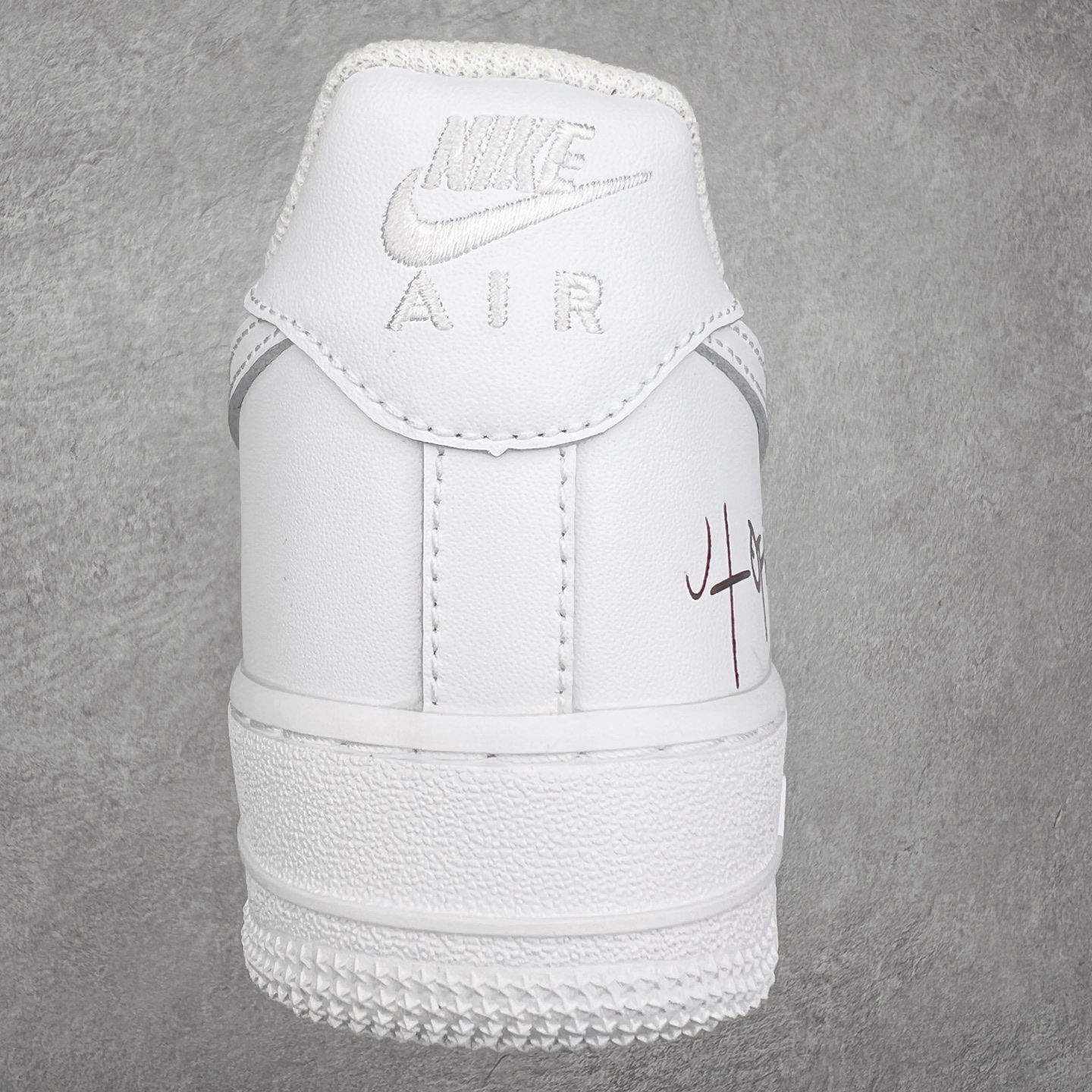 图片[8]-＃VF纯原福利 NK Air Force 1´07 Low 空军一号低帮百搭休闲运动板鞋 知名大厂出品 柔软、弹性十足的缓震性能和出色的中底设计 横跨复古与现代的外型结合 造就出风靡全球三十多年的Force 1 直到今天还深受青睐 尺码：35.5 36 36.5 37.5 38 38.5 39 40 40.5 41 42 42.5 43 44 44.5 45-选品中心