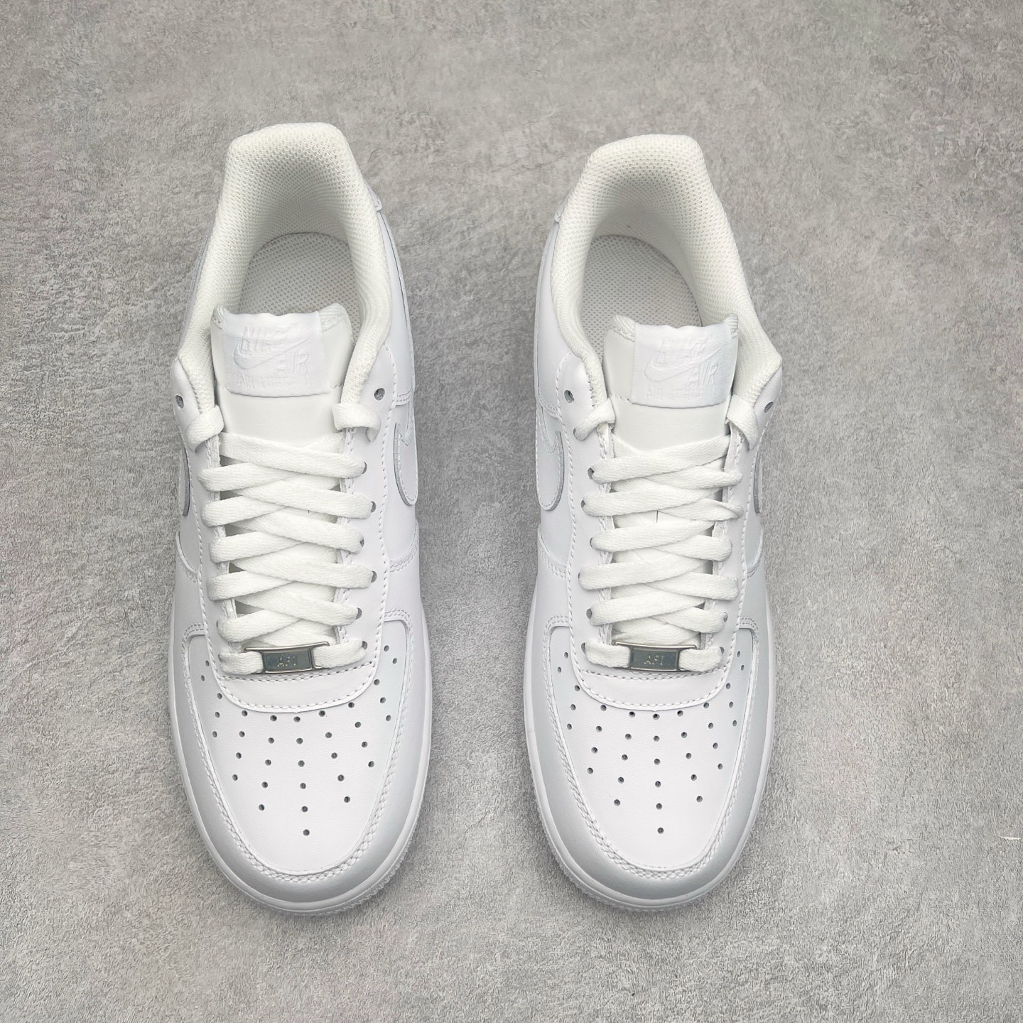 图片[2]-＃VF纯原福利 NK Air Force 1´07 Low 空军一号低帮百搭休闲运动板鞋 知名大厂出品 柔软、弹性十足的缓震性能和出色的中底设计 横跨复古与现代的外型结合 造就出风靡全球三十多年的Force 1 直到今天还深受青睐 尺码：35.5 36 36.5 37.5 38 38.5 39 40 40.5 41 42 42.5 43 44 44.5 45-选品中心