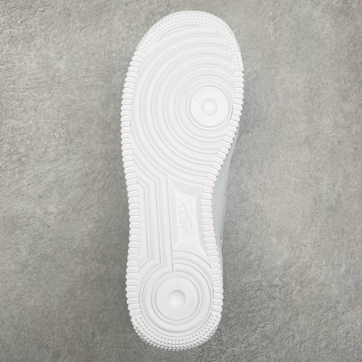 图片[9]-＃VF纯原福利 NK Air Force 1´07 Low 空军一号低帮百搭休闲运动板鞋 知名大厂出品 柔软、弹性十足的缓震性能和出色的中底设计 横跨复古与现代的外型结合 造就出风靡全球三十多年的Force 1 直到今天还深受青睐 尺码：35.5 36 36.5 37.5 38 38.5 39 40 40.5 41 42 42.5 43 44 44.5 45-选品中心