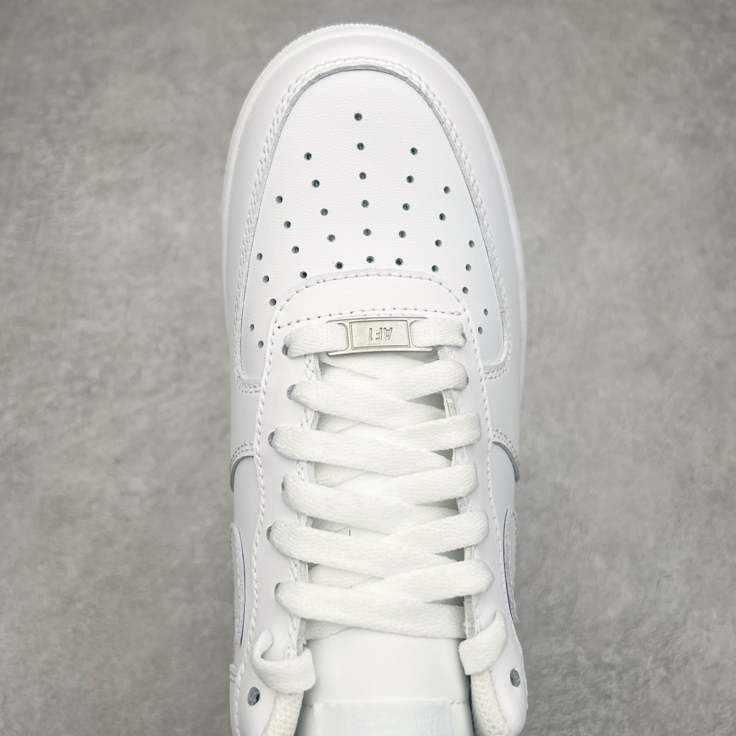 图片[4]-＃VF纯原福利 NK Air Force 1´07 Low 空军一号低帮百搭休闲运动板鞋 知名大厂出品 柔软、弹性十足的缓震性能和出色的中底设计 横跨复古与现代的外型结合 造就出风靡全球三十多年的Force 1 直到今天还深受青睐 尺码：35.5 36 36.5 37.5 38 38.5 39 40 40.5 41 42 42.5 43 44 44.5 45-选品中心