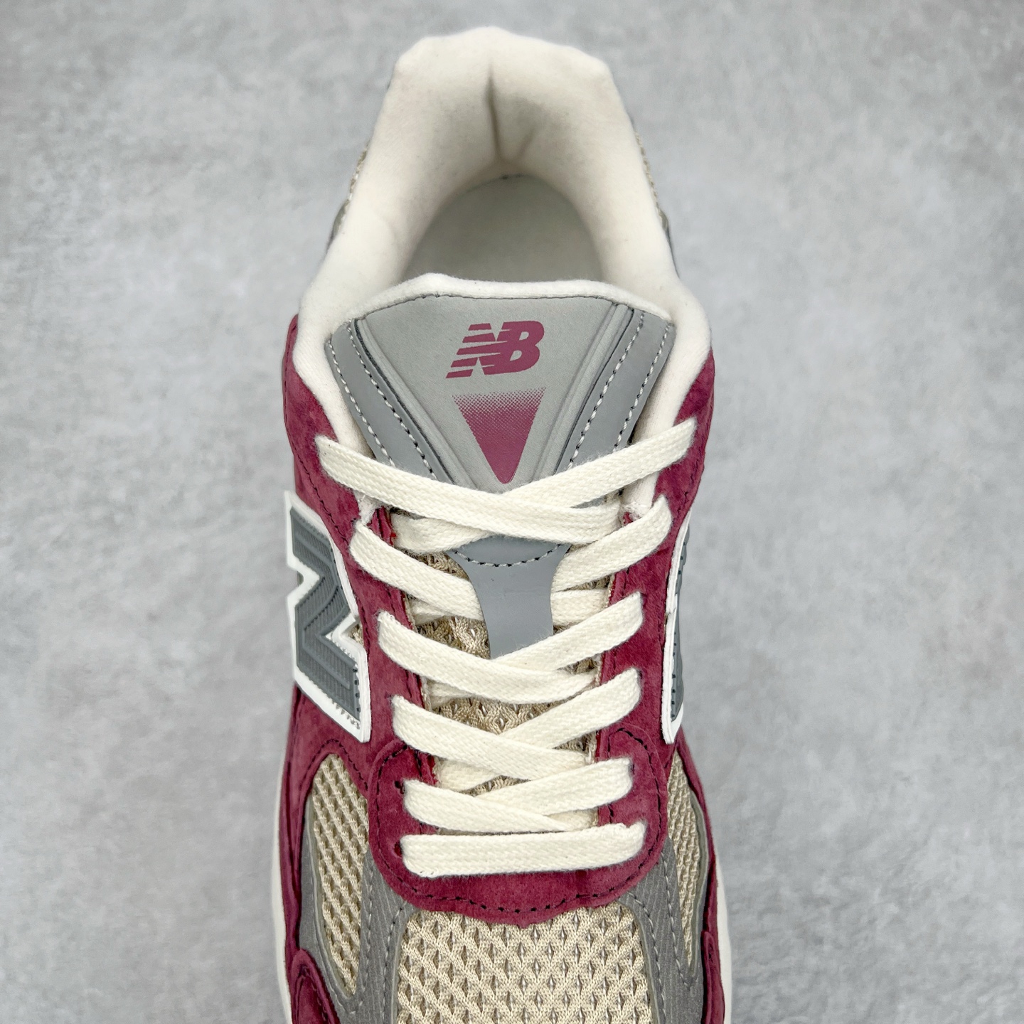 图片[5]-New Balance NB2010系列新百伦经典复古休闲运动板鞋 以ENCAP中底配以升级版 N-ERGY缓震物料 鞋面则采用特色的柔软麂皮搭以NewBalance经典的尼龙网布 低调中还原跑鞋本真 更年轻化的设计理念与材质 让新世代青年得以用全新视角体验经典鞋款的传奇魅力 货号：U2010NB13731 尺码：36 37 37.5 38 38.5 39.5 40 40.5 41.5 42 42.5 43 44-选品中心