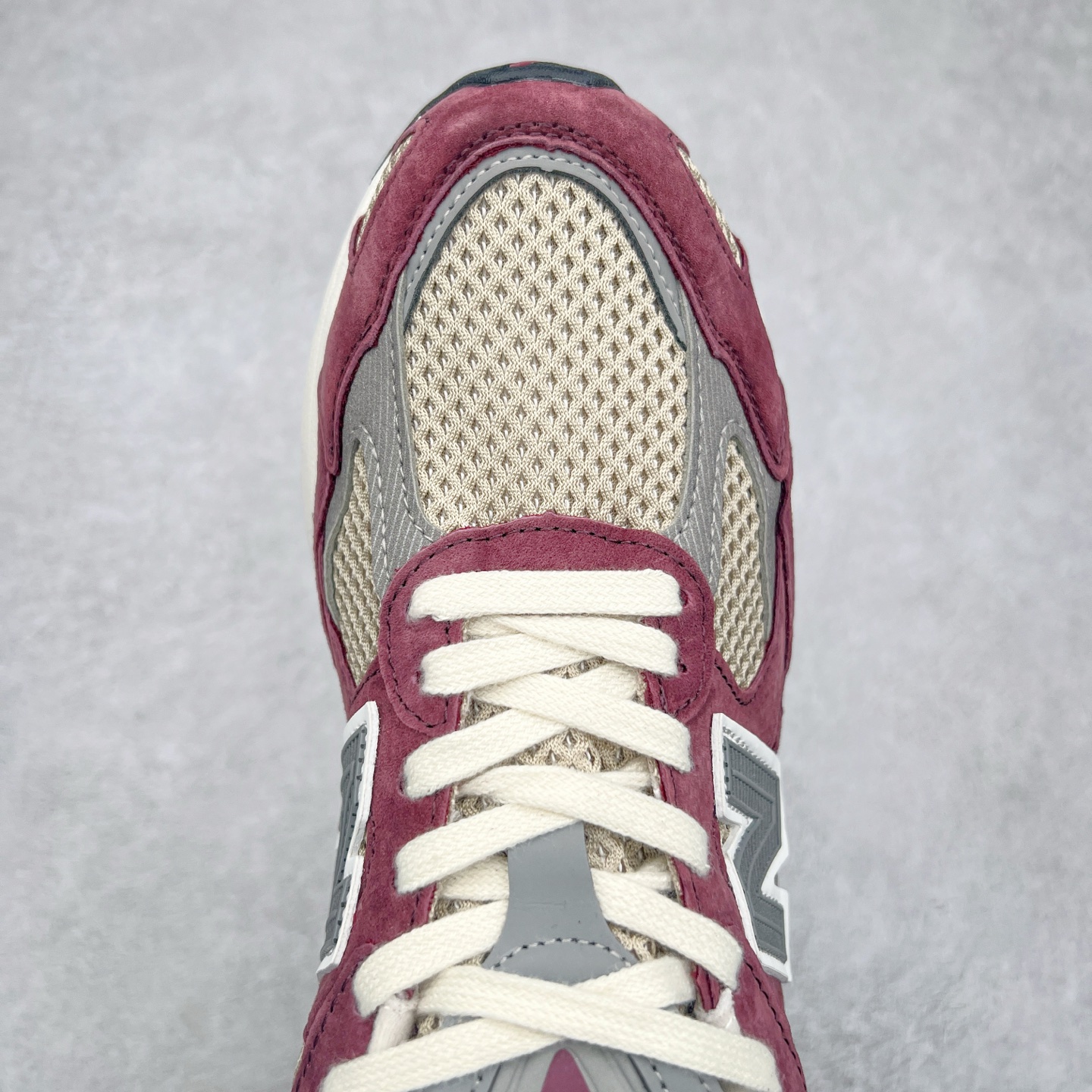 图片[4]-New Balance NB2010系列新百伦经典复古休闲运动板鞋 以ENCAP中底配以升级版 N-ERGY缓震物料 鞋面则采用特色的柔软麂皮搭以NewBalance经典的尼龙网布 低调中还原跑鞋本真 更年轻化的设计理念与材质 让新世代青年得以用全新视角体验经典鞋款的传奇魅力 货号：U2010NB13731 尺码：36 37 37.5 38 38.5 39.5 40 40.5 41.5 42 42.5 43 44-选品中心