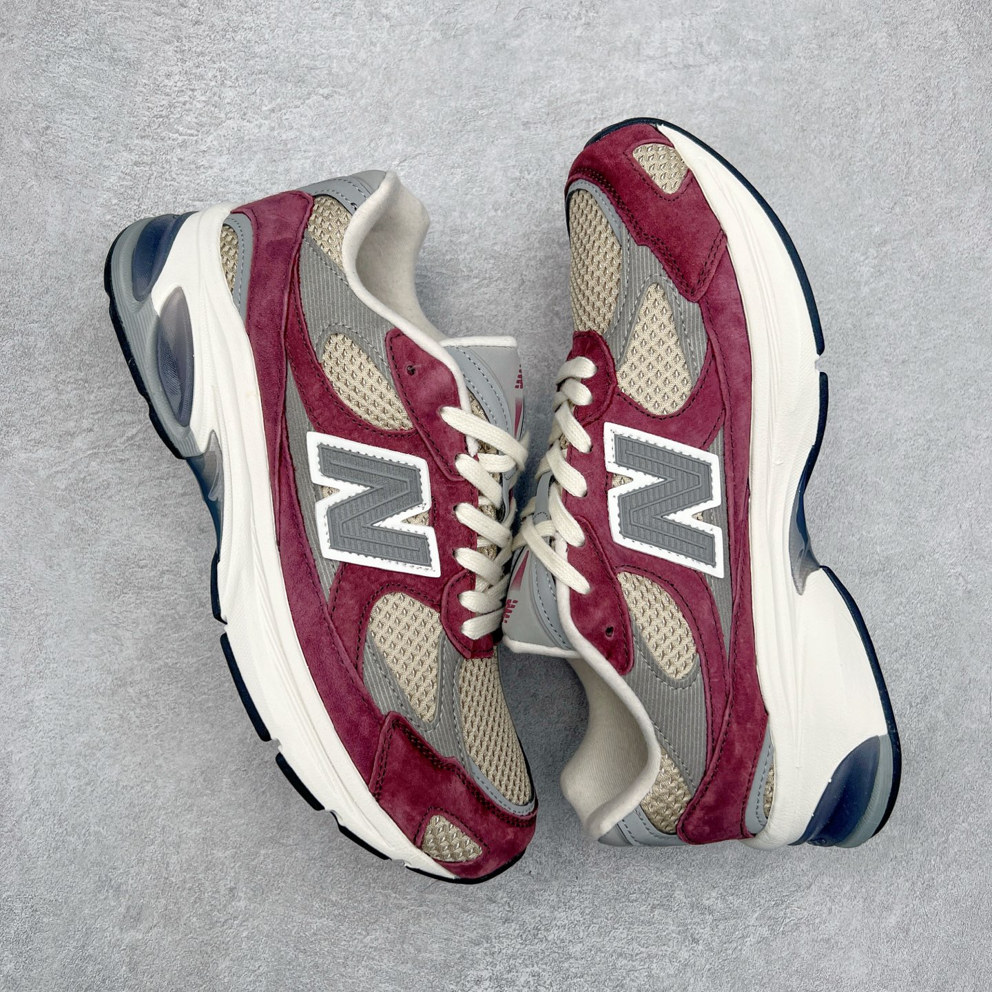 图片[3]-New Balance NB2010系列新百伦经典复古休闲运动板鞋 以ENCAP中底配以升级版 N-ERGY缓震物料 鞋面则采用特色的柔软麂皮搭以NewBalance经典的尼龙网布 低调中还原跑鞋本真 更年轻化的设计理念与材质 让新世代青年得以用全新视角体验经典鞋款的传奇魅力 货号：U2010NB13731 尺码：36 37 37.5 38 38.5 39.5 40 40.5 41.5 42 42.5 43 44-选品中心