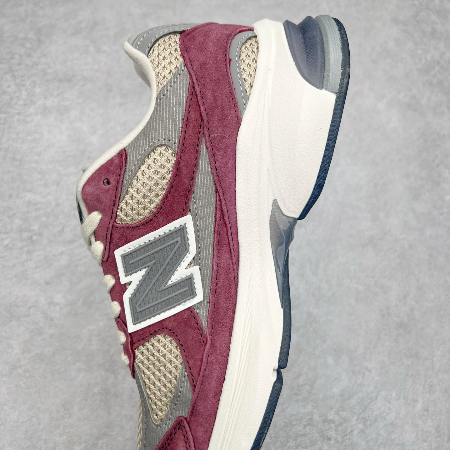 图片[7]-New Balance NB2010系列新百伦经典复古休闲运动板鞋 以ENCAP中底配以升级版 N-ERGY缓震物料 鞋面则采用特色的柔软麂皮搭以NewBalance经典的尼龙网布 低调中还原跑鞋本真 更年轻化的设计理念与材质 让新世代青年得以用全新视角体验经典鞋款的传奇魅力 货号：U2010NB13731 尺码：36 37 37.5 38 38.5 39.5 40 40.5 41.5 42 42.5 43 44-选品中心