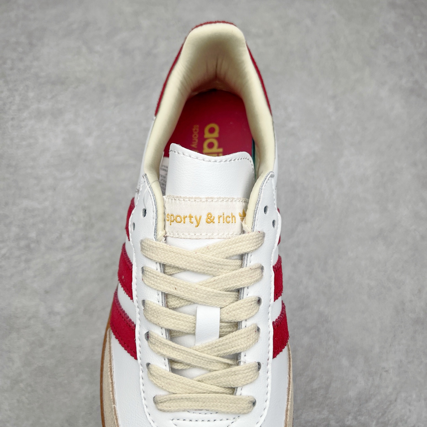 图片[5]-AD Original Samba OG 复古经典轻便板鞋 JQ5976 这款桑巴鞋展示了高质量的工艺 带有装饰的超锁缝制和无缝的手感 柔软、柔软的皮革造型和标志性的3条纹完成了精致的外观 正规合身鞋带 鞋面上有绒面鞋垫 橡胶鞋底 享受正畸套筒软感 自50年代首次亮相以来就一直在赢得粉丝的青睐 尺码：36 36.5 37.5 38 38.5 39 40 40.5 41 42 42.5 43 44 44.5 45-选品中心