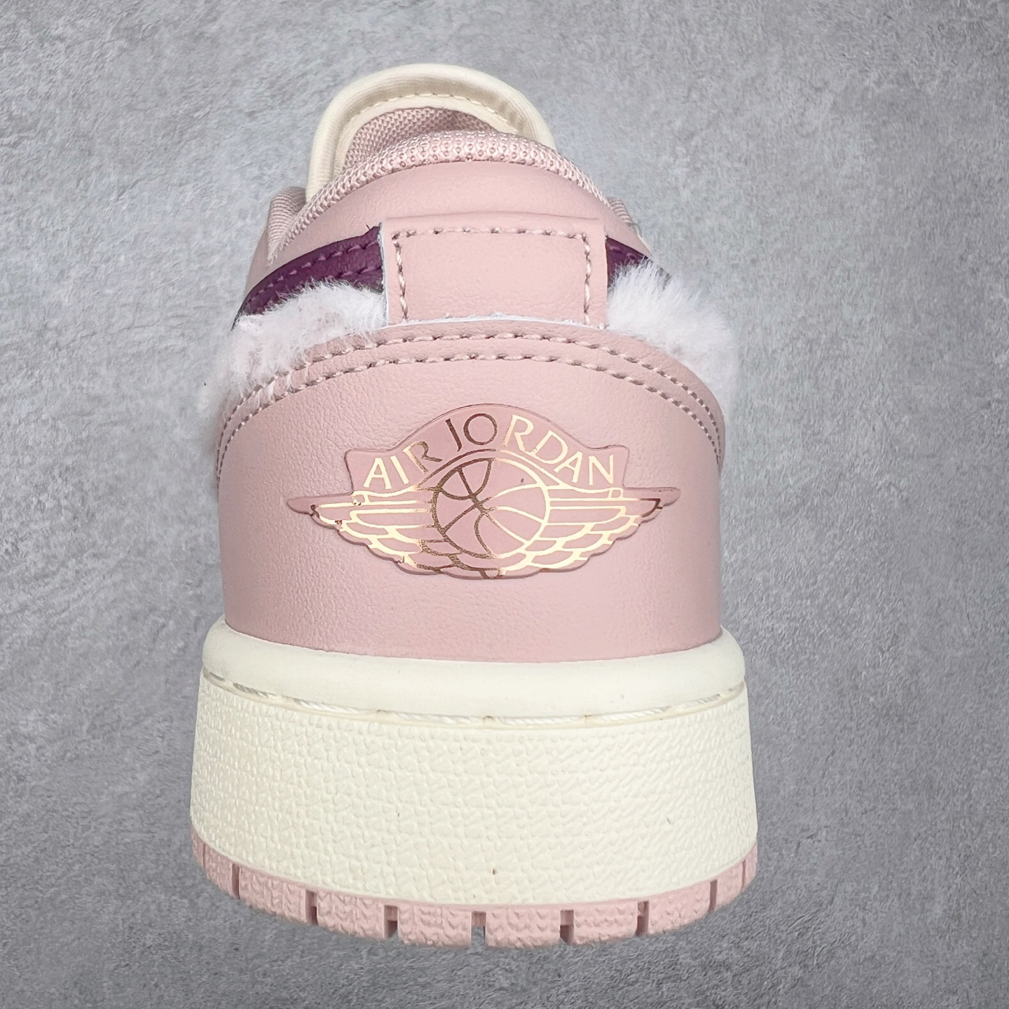 图片[8]-＃K版 Air Jordan AJ1 Low 低帮 粉红 FZ3928-200 全新流水线出品 DT版本唯一平替选择 市场第二梯队最强版 全部原鞋开发 原楦原纸板开发 全鞋电脑针车 原厂内置全掌气垫 原盒内在原标 唯一Zp原版鞋带绑法 免检产品 全新2022版型 全头层皮料 完美零毛边处理 原厂配置全掌气垫 价格定位良心 几十个配色陆续出货 尺码：36 36.5 37.5 38 38.5 39 40 40.5 41 42 42.5 43 44 44.5 45 46 47.5-选品中心