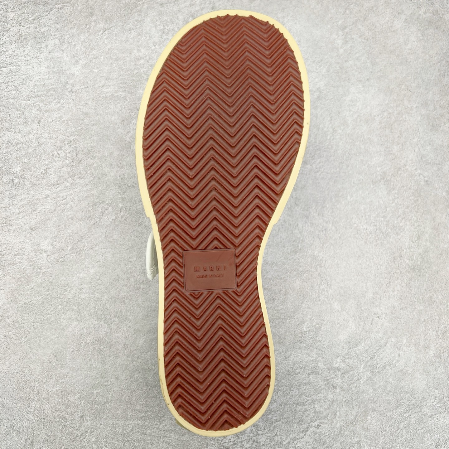 图片[9]-Marni Pablo Leather Mary Jane Sneaker 意大利奢侈品品牌-玛尼·巴勃罗·玛丽珍系列低帮松糕厚底百搭魔术贴大头增高板鞋 女鞋广东原产#采用软质粒面牛剖革鞋面材质#内里水染牛皮及乳胶脚垫#内嵌PU乳胶缓震脚垫#外置4.0cm厘米增高防滑耐磨TPR橡胶大底❗赵露思宋祖儿同款爆款大头鞋！尺码：35-40-选品中心