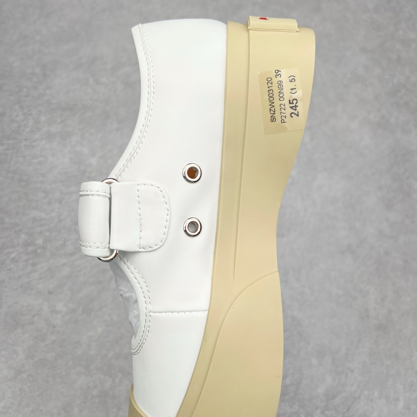 图片[7]-Marni Pablo Leather Mary Jane Sneaker 意大利奢侈品品牌-玛尼·巴勃罗·玛丽珍系列低帮松糕厚底百搭魔术贴大头增高板鞋 女鞋广东原产#采用软质粒面牛剖革鞋面材质#内里水染牛皮及乳胶脚垫#内嵌PU乳胶缓震脚垫#外置4.0cm厘米增高防滑耐磨TPR橡胶大底❗赵露思宋祖儿同款爆款大头鞋！尺码：35-40-选品中心