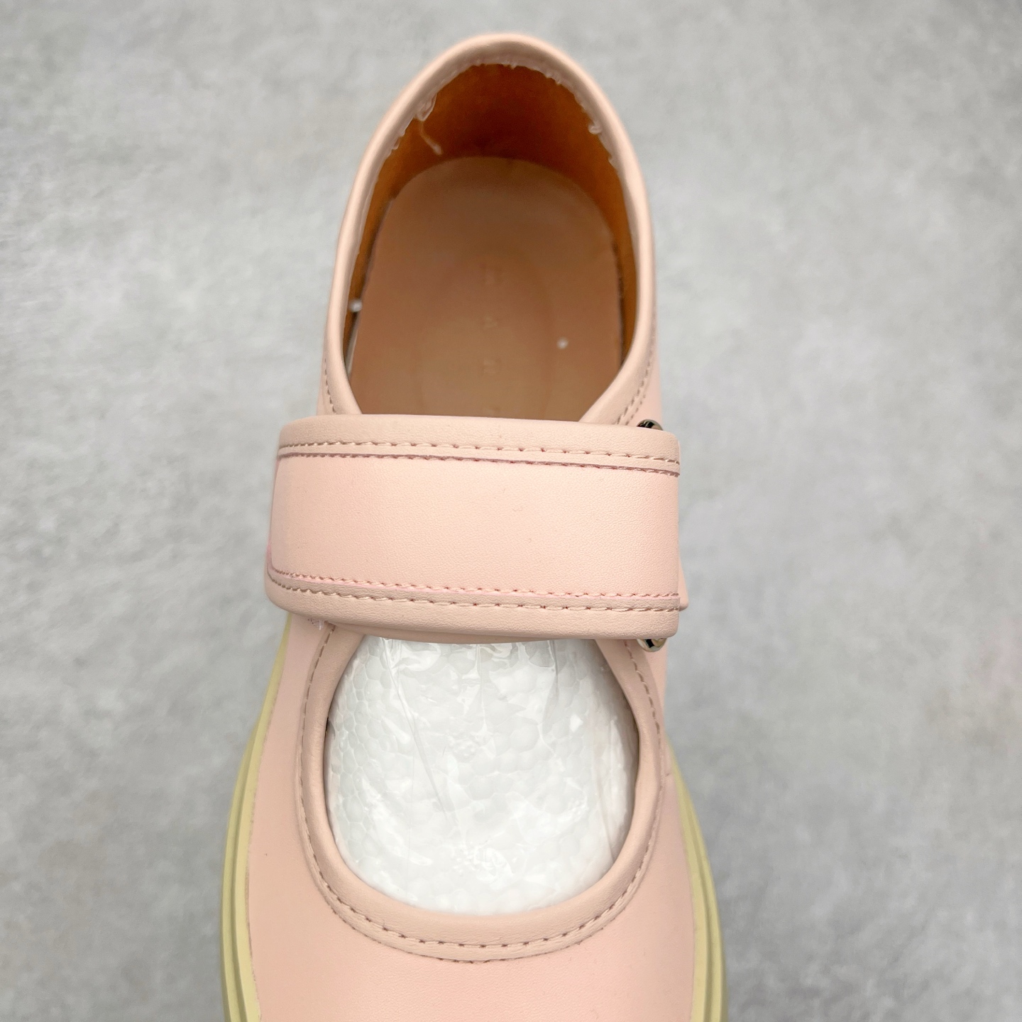 图片[5]-Marni Pablo Leather Mary Jane Sneaker 意大利奢侈品品牌-玛尼·巴勃罗·玛丽珍系列低帮松糕厚底百搭魔术贴大头增高板鞋 女鞋广东原产#采用软质粒面牛剖革鞋面材质#内里水染牛皮及乳胶脚垫#内嵌PU乳胶缓震脚垫#外置4.0cm厘米增高防滑耐磨TPR橡胶大底❗赵露思宋祖儿同款爆款大头鞋！尺码：35-40-选品中心