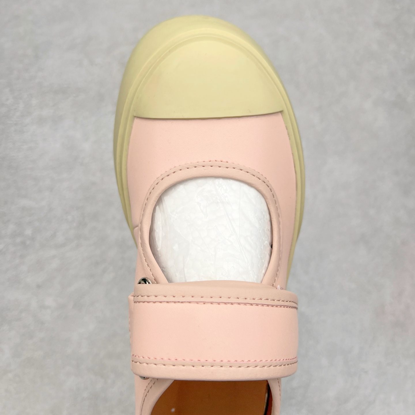 图片[4]-Marni Pablo Leather Mary Jane Sneaker 意大利奢侈品品牌-玛尼·巴勃罗·玛丽珍系列低帮松糕厚底百搭魔术贴大头增高板鞋 女鞋广东原产#采用软质粒面牛剖革鞋面材质#内里水染牛皮及乳胶脚垫#内嵌PU乳胶缓震脚垫#外置4.0cm厘米增高防滑耐磨TPR橡胶大底❗赵露思宋祖儿同款爆款大头鞋！尺码：35-40-选品中心