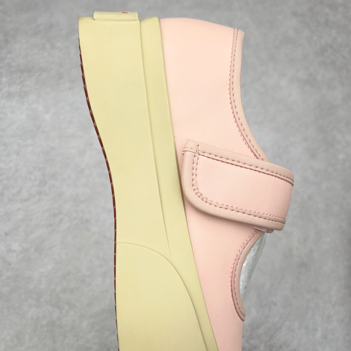 图片[6]-Marni Pablo Leather Mary Jane Sneaker 意大利奢侈品品牌-玛尼·巴勃罗·玛丽珍系列低帮松糕厚底百搭魔术贴大头增高板鞋 女鞋广东原产#采用软质粒面牛剖革鞋面材质#内里水染牛皮及乳胶脚垫#内嵌PU乳胶缓震脚垫#外置4.0cm厘米增高防滑耐磨TPR橡胶大底❗赵露思宋祖儿同款爆款大头鞋！尺码：35-40-选品中心