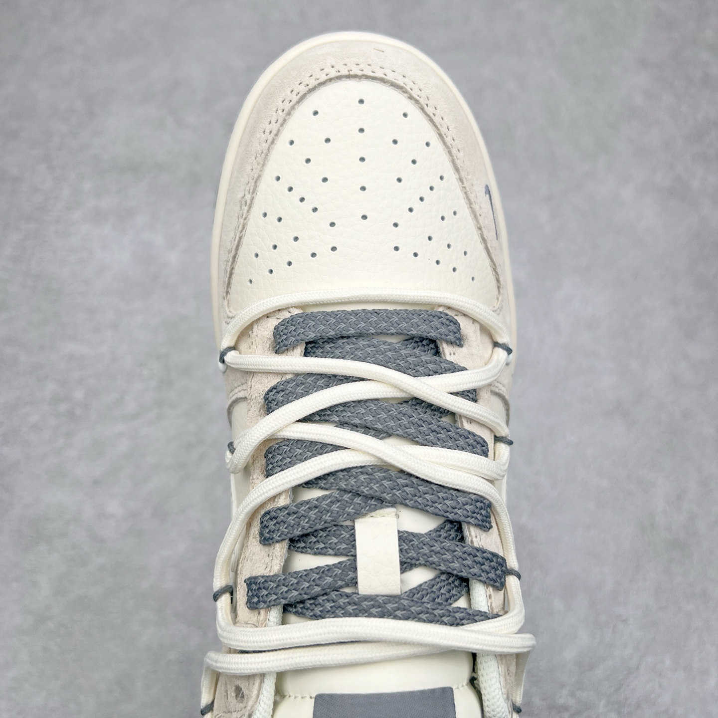 图片[4]-NK Dunk Low 定制配色 XX3168-121 大厂出品 极力推荐 原装头层材料 独家版型蒸餾加工帶來的是更好的视觉和脚感体验大厂纯原品质出货 清洁度 电绣工艺 皮料切割干净无任何毛边 细节完美 尺码：36 36.5 37.5 38 38.5 39 40 40.5 41 42 42.5 43 44 44.5 45-选品中心