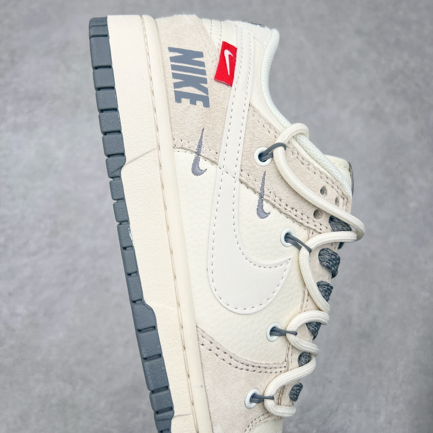 图片[6]-NK Dunk Low 定制配色 XX3168-121 大厂出品 极力推荐 原装头层材料 独家版型蒸餾加工帶來的是更好的视觉和脚感体验大厂纯原品质出货 清洁度 电绣工艺 皮料切割干净无任何毛边 细节完美 尺码：36 36.5 37.5 38 38.5 39 40 40.5 41 42 42.5 43 44 44.5 45-选品中心