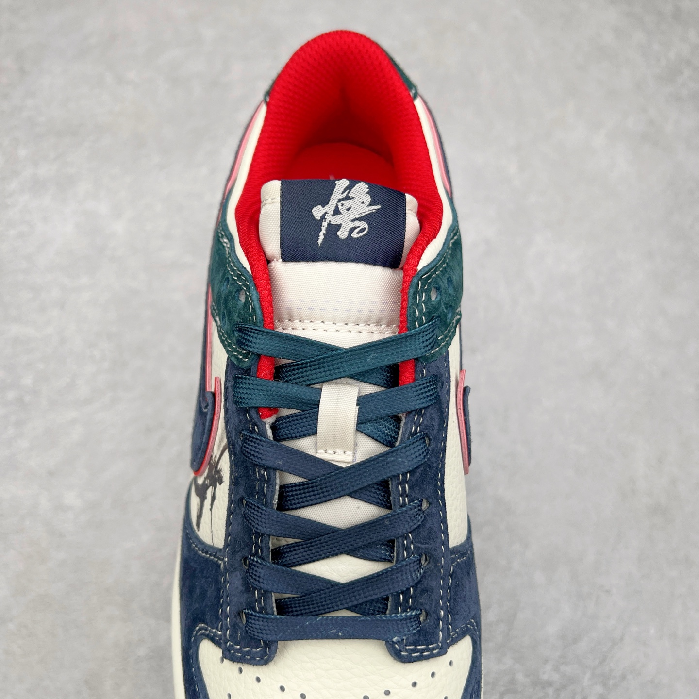 图片[5]-NK Dunk Low 定制配色 DJ2024-035 大厂出品 极力推荐 原装头层材料 独家版型蒸餾加工帶來的是更好的视觉和脚感体验大厂纯原品质出货 清洁度 电绣工艺 皮料切割干净无任何毛边 细节完美 尺码：36 36.5 37.5 38 38.5 39 40 40.5 41 42 42.5 43 44 44.5 45-选品中心