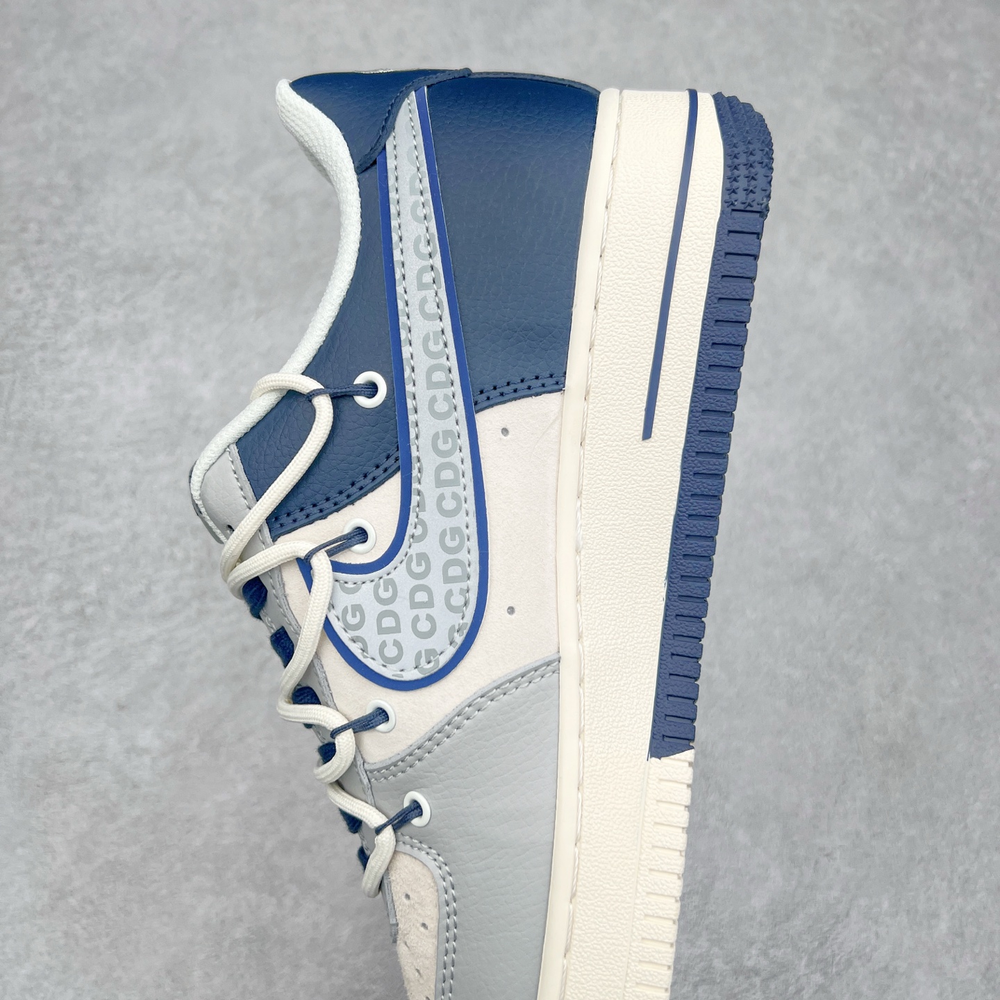 图片[7]-NK Air Force 1´07 Low 空军一号低帮百搭休闲运动板鞋 DM6688-024 柔软、弹性十足的缓震性能和出色的中底设计 横跨复古与现代的外型结合 造就出风靡全球 三十多年的Force 1 直到今天还深受青睐 尺码：36 36.5 37.5 38 38.5 39 40 40.5 41 42 42.5 43 44 44.5 45-选品中心