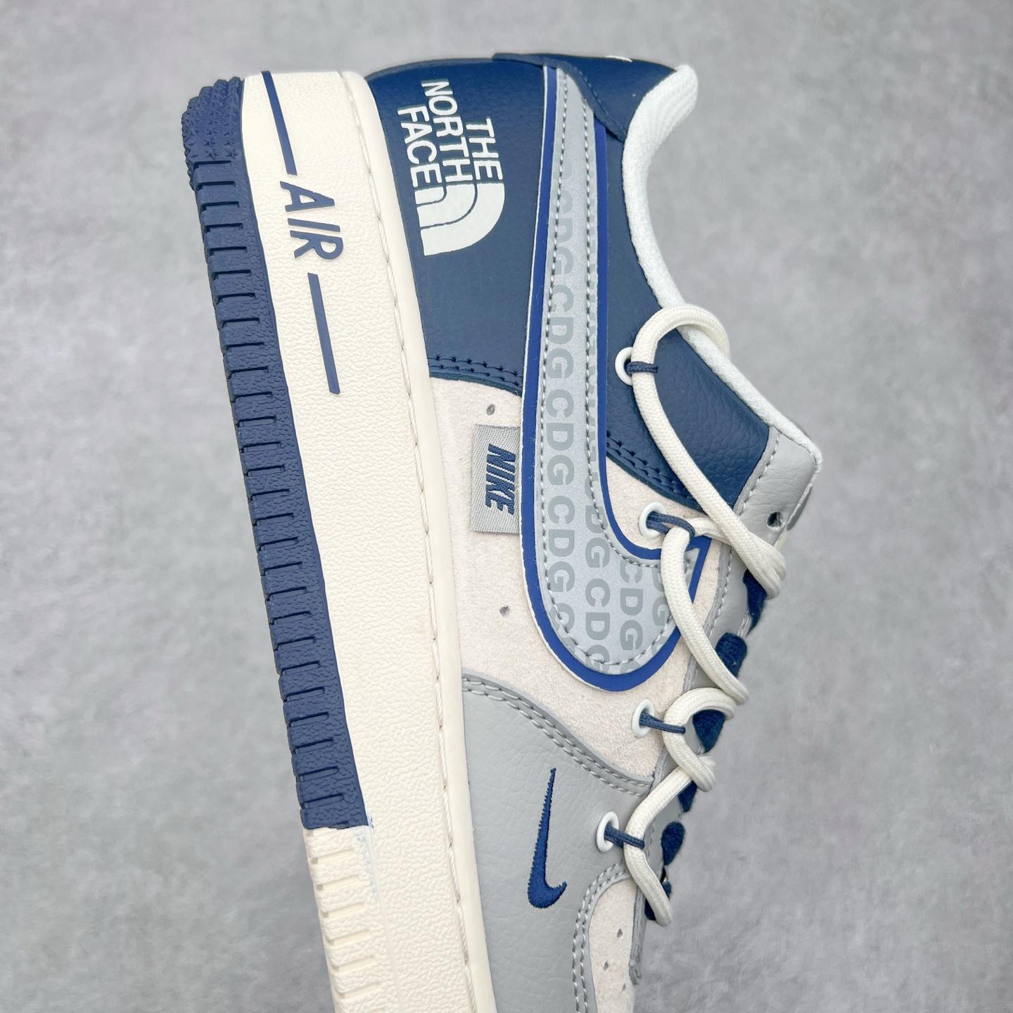 图片[6]-NK Air Force 1´07 Low 空军一号低帮百搭休闲运动板鞋 DM6688-024 柔软、弹性十足的缓震性能和出色的中底设计 横跨复古与现代的外型结合 造就出风靡全球 三十多年的Force 1 直到今天还深受青睐 尺码：36 36.5 37.5 38 38.5 39 40 40.5 41 42 42.5 43 44 44.5 45-选品中心