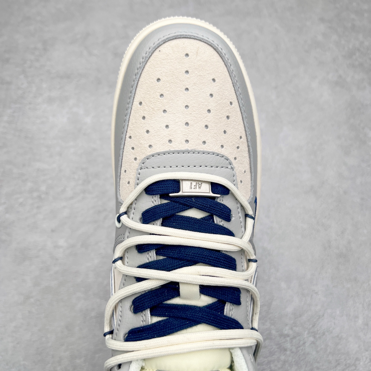 图片[4]-NK Air Force 1´07 Low 空军一号低帮百搭休闲运动板鞋 DM6688-024 柔软、弹性十足的缓震性能和出色的中底设计 横跨复古与现代的外型结合 造就出风靡全球 三十多年的Force 1 直到今天还深受青睐 尺码：36 36.5 37.5 38 38.5 39 40 40.5 41 42 42.5 43 44 44.5 45-选品中心