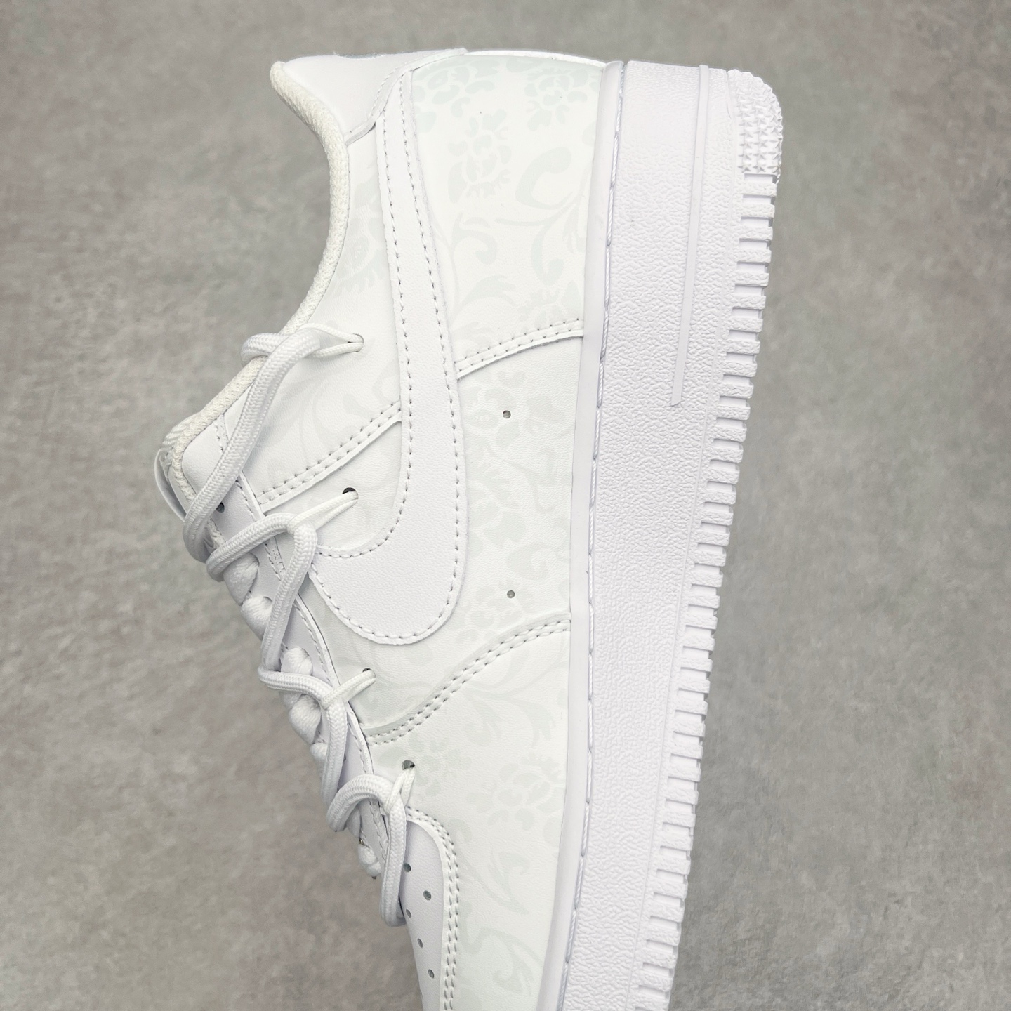 图片[7]-NK Air Force 1´07 Low 空军一号低帮百搭休闲运动板鞋 ZH0316-055 柔软、弹性十足的缓震性能和出色的中底设计 横跨复古与现代的外型结合 造就出风靡全球 三十多年的Force 1 直到今天还深受青睐 尺码：36 36.5 37.5 38 38.5 39 40 40.5 41 42 42.5 43 44 44.5 45-选品中心