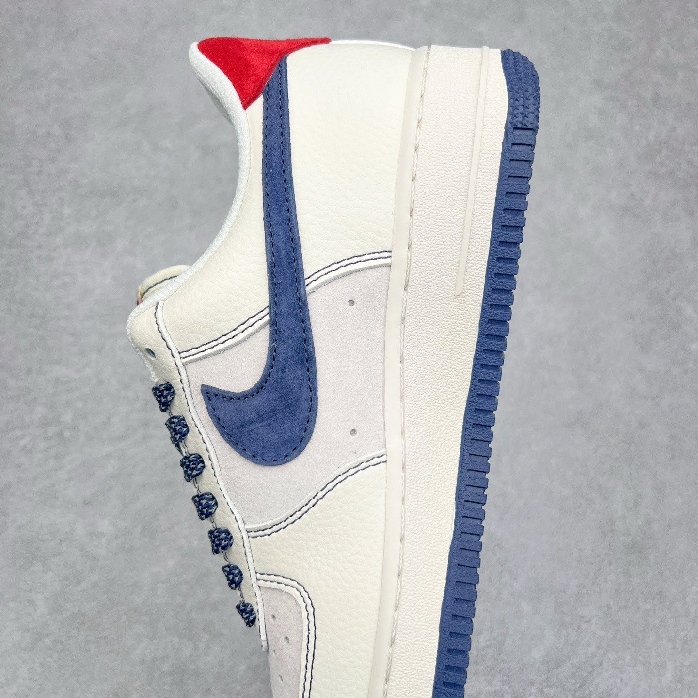 图片[7]-NK Air Force 1´07 Low 空军一号低帮百搭休闲运动板鞋 BB7518-021 柔软、弹性十足的缓震性能和出色的中底设计 横跨复古与现代的外型结合 造就出风靡全球 三十多年的Force 1 直到今天还深受青睐 尺码：36 36.5 37.5 38 38.5 39 40 40.5 41 42 42.5 43 44 44.5 45-选品中心