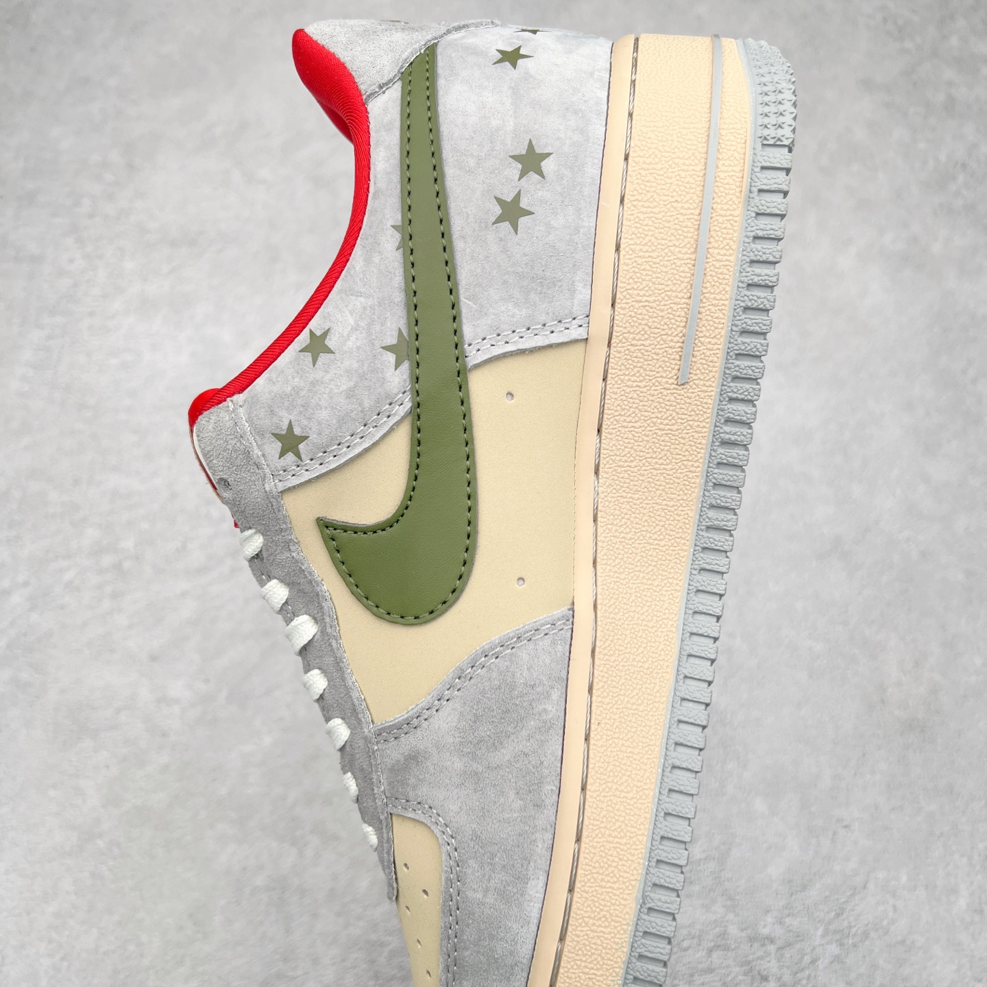 图片[7]-NK Air Force 1´07 Low 空军一号低帮百搭休闲运动板鞋 KK1988-034 柔软、弹性十足的缓震性能和出色的中底设计 横跨复古与现代的外型结合 造就出风靡全球 三十多年的Force 1 直到今天还深受青睐 尺码：36 36.5 37.5 38 38.5 39 40 40.5 41 42 42.5 43 44 44.5 45-选品中心