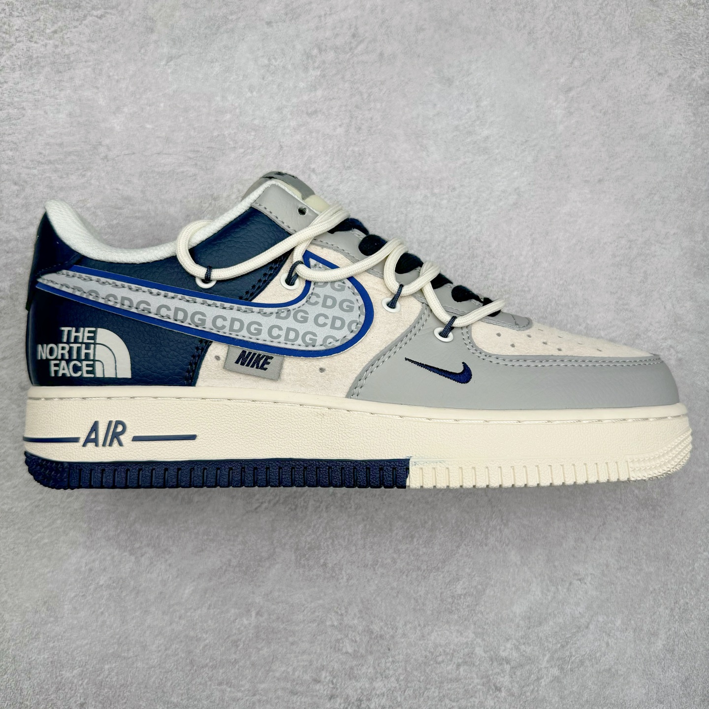 NK Air Force 1´07 Low 空军一号低帮百搭休闲运动板鞋 DM6688-024 柔软、弹性十足的缓震性能和出色的中底设计 横跨复古与现代的外型结合 造就出风靡全球 三十多年的Force 1 直到今天还深受青睐 尺码：36 36.5 37.5 38 38.5 39 40 40.5 41 42 42.5 43 44 44.5 45-选品中心