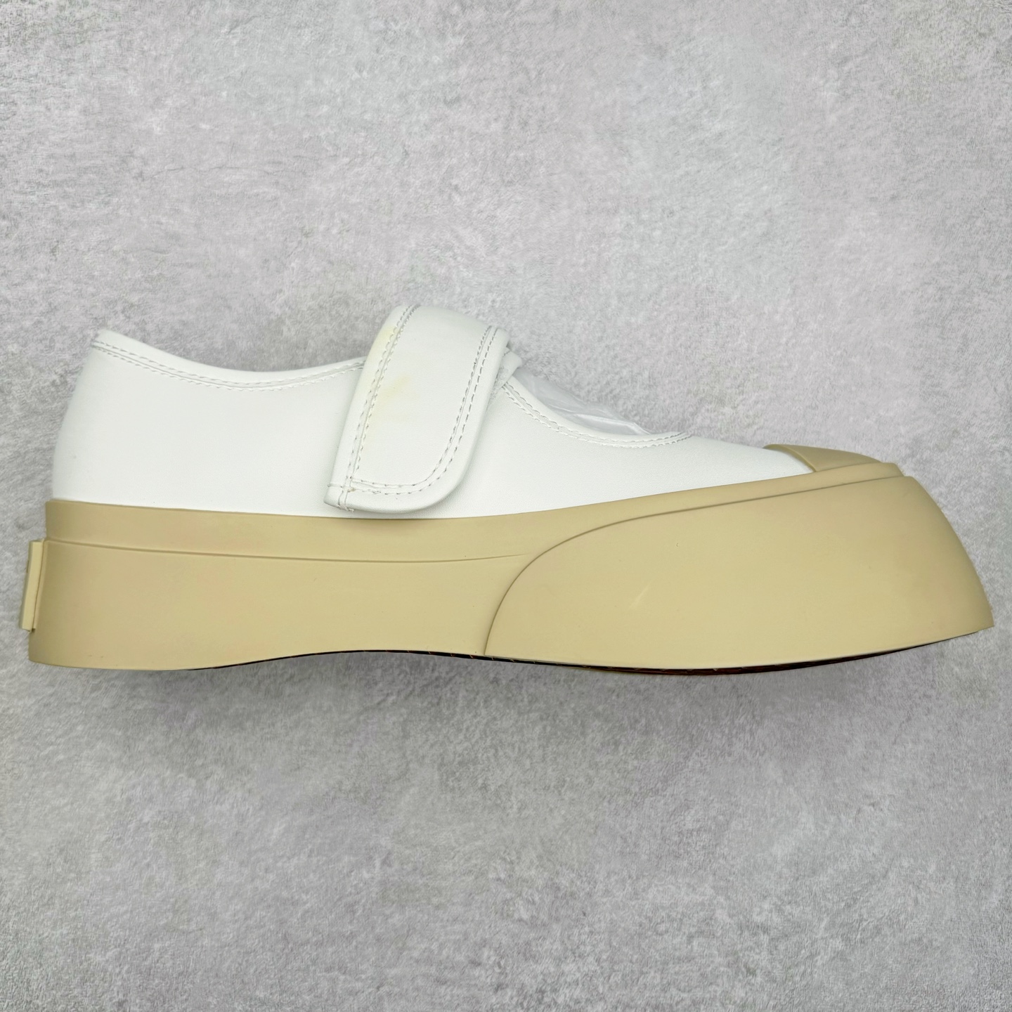 图片[9]-Marni Pablo Leather Mary Jane Sneaker 意大利奢侈品品牌-玛尼·巴勃罗·玛丽珍系列低帮松糕厚底百搭魔术贴大头增高板鞋 女鞋广东原产#采用软质粒面牛剖革鞋面材质#内里水染牛皮及乳胶脚垫#内嵌PU乳胶缓震脚垫#外置4.0cm厘米增高防滑耐磨TPR橡胶大底❗赵露思宋祖儿同款爆款大头鞋！尺码：35-40-选品中心