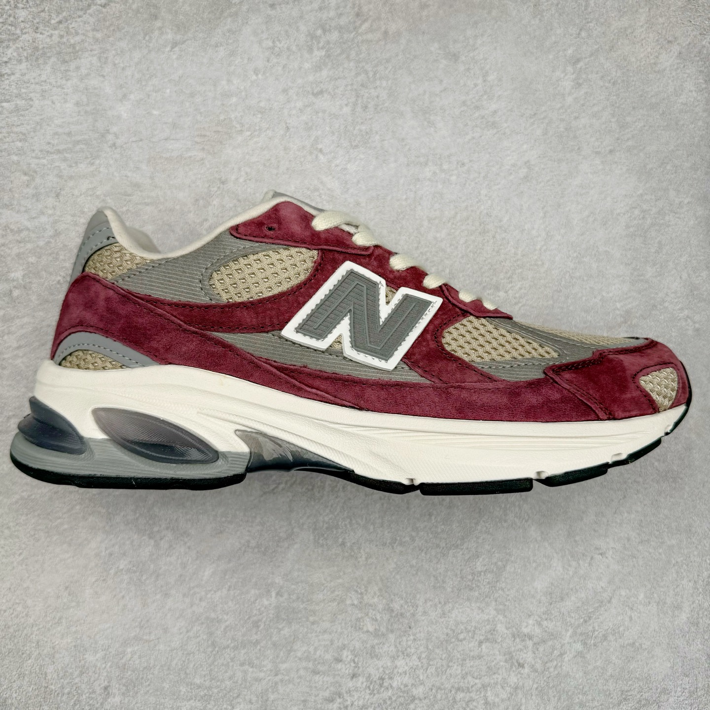 New Balance NB2010系列新百伦经典复古休闲运动板鞋 以ENCAP中底配以升级版 N-ERGY缓震物料 鞋面则采用特色的柔软麂皮搭以NewBalance经典的尼龙网布 低调中还原跑鞋本真 更年轻化的设计理念与材质 让新世代青年得以用全新视角体验经典鞋款的传奇魅力 货号：U2010NB13731 尺码：36 37 37.5 38 38.5 39.5 40 40.5 41.5 42 42.5 43 44-选品中心