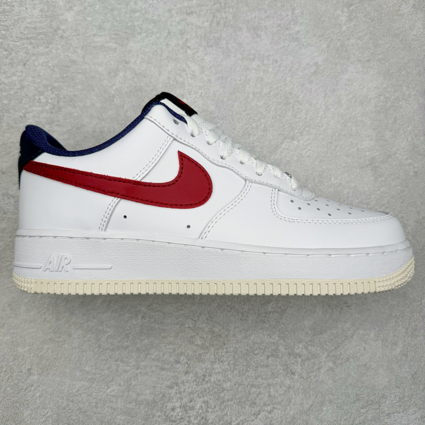 #VF纯原福利 NK Air Force 1´07 Low 空军一号低帮百搭休闲运动板鞋 知名大厂出品 柔软、弹性十足的缓震性能和出色的中底设计 横跨复古与现代的外型结合 造就出风靡全球三十多年的Force 1 直到今天还深受青睐 尺码:35.5 36 36.5 37.5 38 38.5 39 40 40.5 41 42 42.5 43 44 44.5 45-选品中心