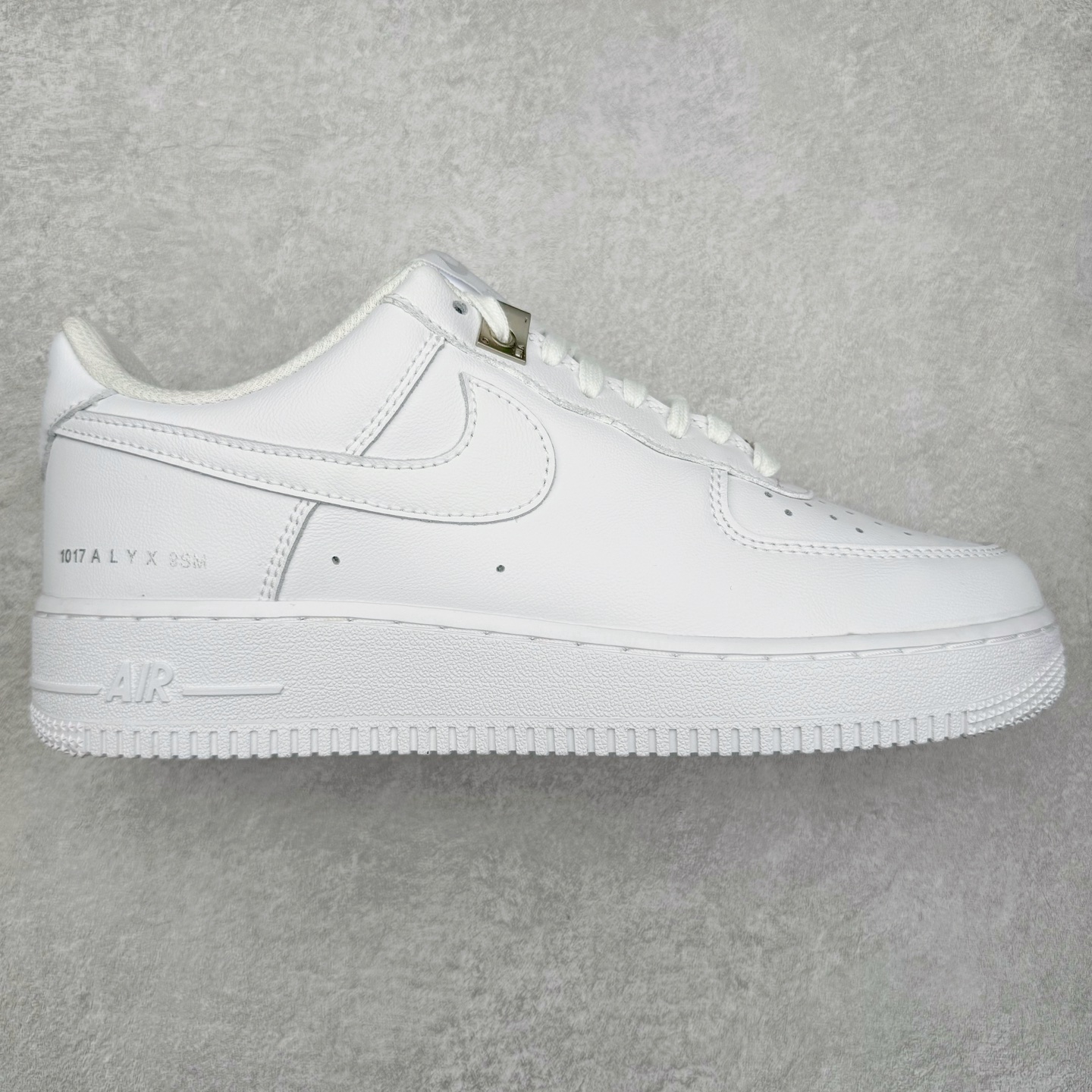#VF纯原福利 NK Air Force 1´07 Low 空军一号低帮百搭休闲运动板鞋 知名大厂出品 柔软、弹性十足的缓震性能和出色的中底设计 横跨复古与现代的外型结合 造就出风靡全球三十多年的Force 1 直到今天还深受青睐 尺码:35.5 36 36.5 37.5 38 38.5 39 40 40.5 41 42 42.5 43 44 44.5 45-选品中心