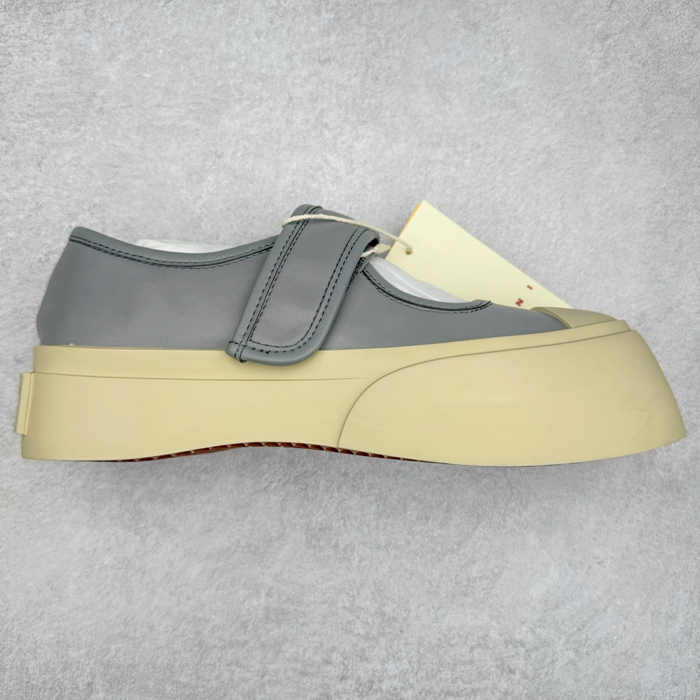 图片[7]-Marni Pablo Leather Mary Jane Sneaker 意大利奢侈品品牌-玛尼·巴勃罗·玛丽珍系列低帮松糕厚底百搭魔术贴大头增高板鞋 女鞋广东原产#采用软质粒面牛剖革鞋面材质#内里水染牛皮及乳胶脚垫#内嵌PU乳胶缓震脚垫#外置4.0cm厘米增高防滑耐磨TPR橡胶大底❗赵露思宋祖儿同款爆款大头鞋！尺码：35-40-选品中心