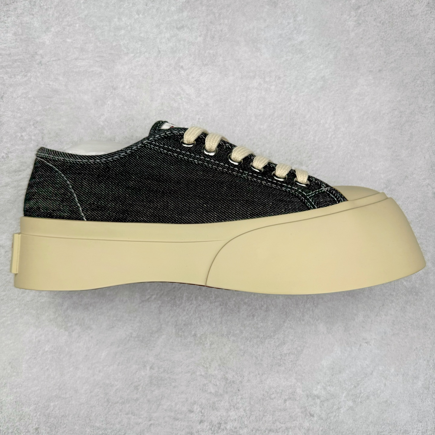 Marni Pablo Leather Mary Jane Sneaker 意大利奢侈品品牌-玛尼·巴勃罗·玛丽珍系列低帮松糕厚底百搭魔术贴大头增高板鞋 女鞋广东原产#采用软质粒面牛剖革鞋面材质#内里水染牛皮及乳胶脚垫#内嵌PU乳胶缓震脚垫#外置4.0cm厘米增高防滑耐磨TPR橡胶大底❗赵露思宋祖儿同款爆款大头鞋!尺码:35-40-选品中心