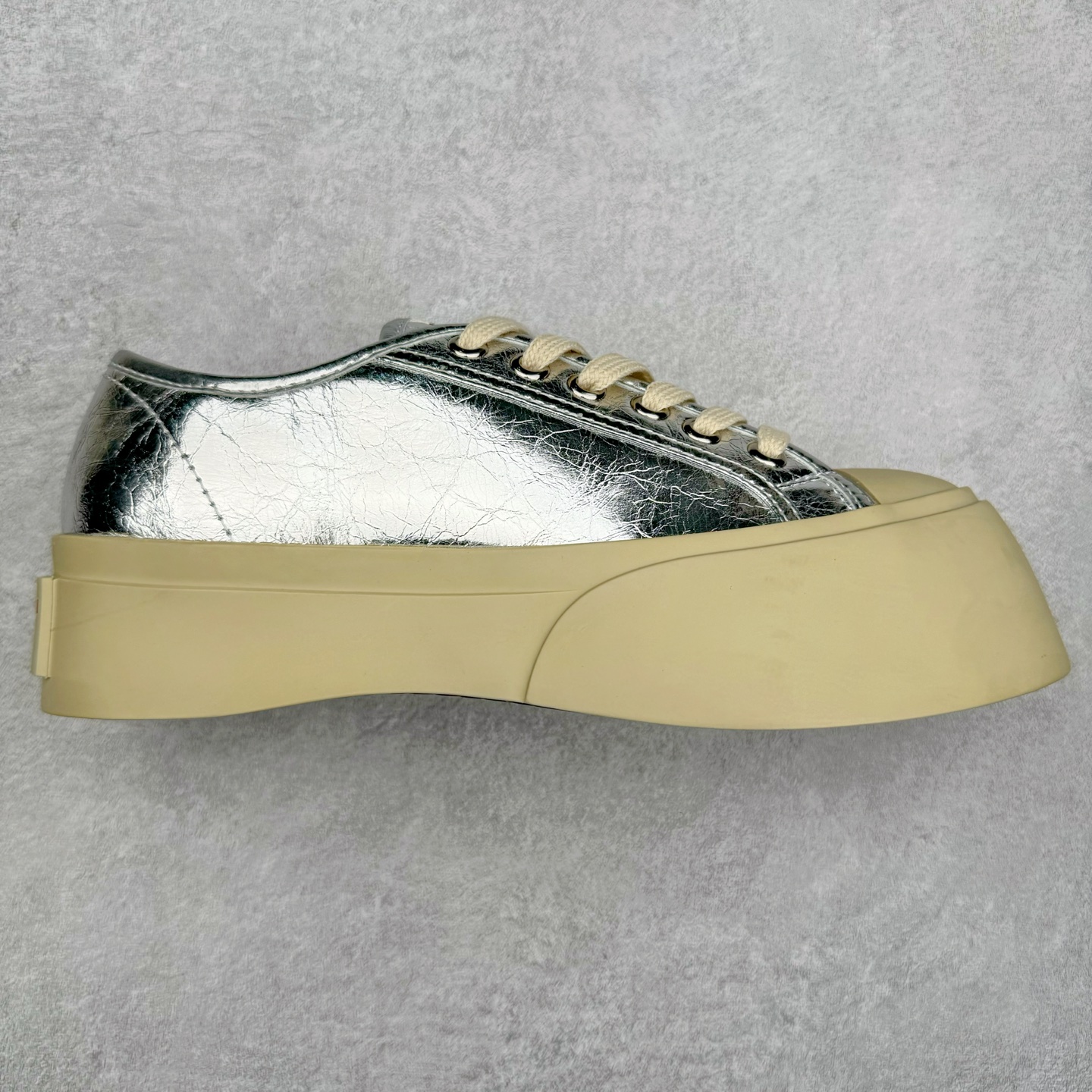图片[2]-Marni Pablo Leather Mary Jane Sneaker 意大利奢侈品品牌-玛尼·巴勃罗·玛丽珍系列低帮松糕厚底百搭魔术贴大头增高板鞋 女鞋广东原产#采用软质粒面牛剖革鞋面材质#内里水染牛皮及乳胶脚垫#内嵌PU乳胶缓震脚垫#外置4.0cm厘米增高防滑耐磨TPR橡胶大底❗赵露思宋祖儿同款爆款大头鞋！尺码：35-40-选品中心