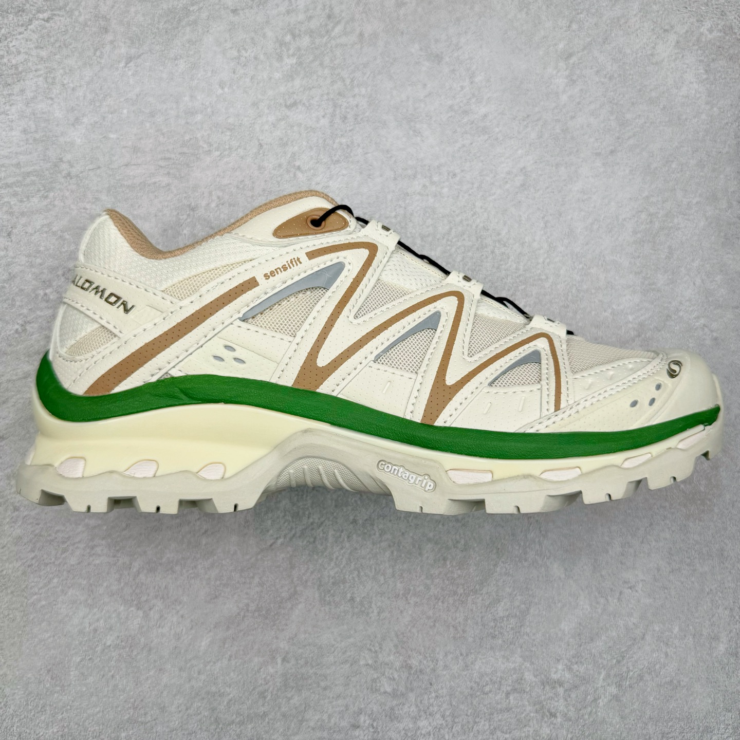 ＃C版 Salomon XT-QUEST ADV 萨洛蒙潮流越野机能户外功能鞋 纯原外贸平台特供订单 耗时半年巨作 全套原纸板楦头开发 原厂特供网布配套加持 确保原汁原味 完美呈现版型 原档数据独家私模五层组合大底 男女鞋同步官方开发至46.5 原装Ortholite轻量化鞋垫 中底布带钢印编号 原厂TPU锁扣 进口港宝加持 后跟自然饱满 还原公司包裹性 基于 SALOMON 初代 XT 鞋身造型并搭载 4D ADVANCED CHASSIS™ 大底打造而成 为这款 XT-QUEST 带来了多项足部控制与保护等功能性 如在运动过程中控制左右晃动的过程而提高稳定性、改善长途越野过程中足中到足尖的过渡、提高感知岩石的精确度以抵抗尖锐物体对脚底的伤害以及采用动态缓冲来增强穿着舒适感 从而减轻疲劳感 使 XT-QUEST 成为一双舒适且安全的户外之履 尺码：36 36.5 37.5 38 38.5 39 40 40.5 41 42 42.5 43 44 44.5 45 46 46.5-选品中心