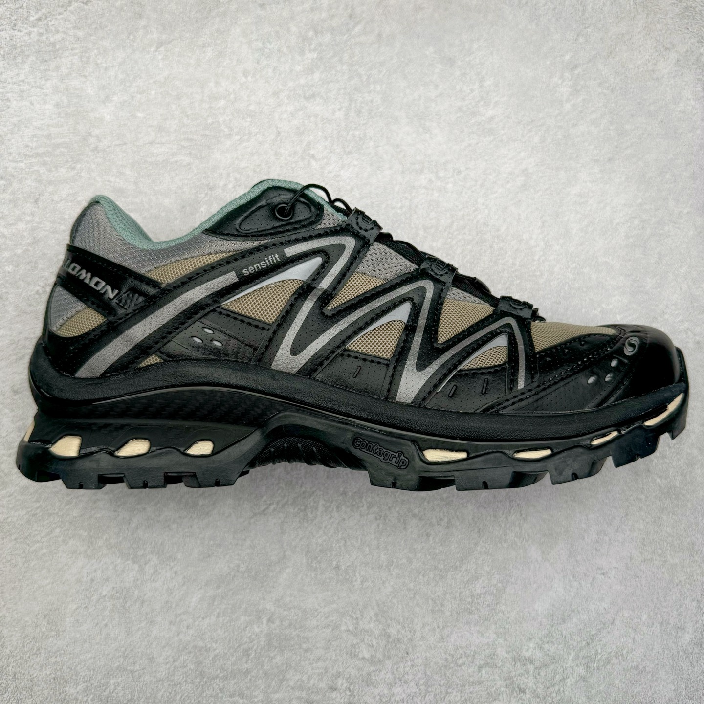 图片[8]-＃C版 Salomon XT-QUEST ADV 萨洛蒙潮流越野机能户外功能鞋 纯原外贸平台特供订单 耗时半年巨作 全套原纸板楦头开发 原厂特供网布配套加持 确保原汁原味 完美呈现版型 原档数据独家私模五层组合大底 男女鞋同步官方开发至46.5 原装Ortholite轻量化鞋垫 中底布带钢印编号 原厂TPU锁扣 进口港宝加持 后跟自然饱满 还原公司包裹性 基于 SALOMON 初代 XT 鞋身造型并搭载 4D ADVANCED CHASSIS™ 大底打造而成 为这款 XT-QUEST 带来了多项足部控制与保护等功能性 如在运动过程中控制左右晃动的过程而提高稳定性、改善长途越野过程中足中到足尖的过渡、提高感知岩石的精确度以抵抗尖锐物体对脚底的伤害以及采用动态缓冲来增强穿着舒适感 从而减轻疲劳感 使 XT-QUEST 成为一双舒适且安全的户外之履 尺码：36 36.5 37.5 38 38.5 39 40 40.5 41 42 42.5 43 44 44.5 45 46 46.5-选品中心