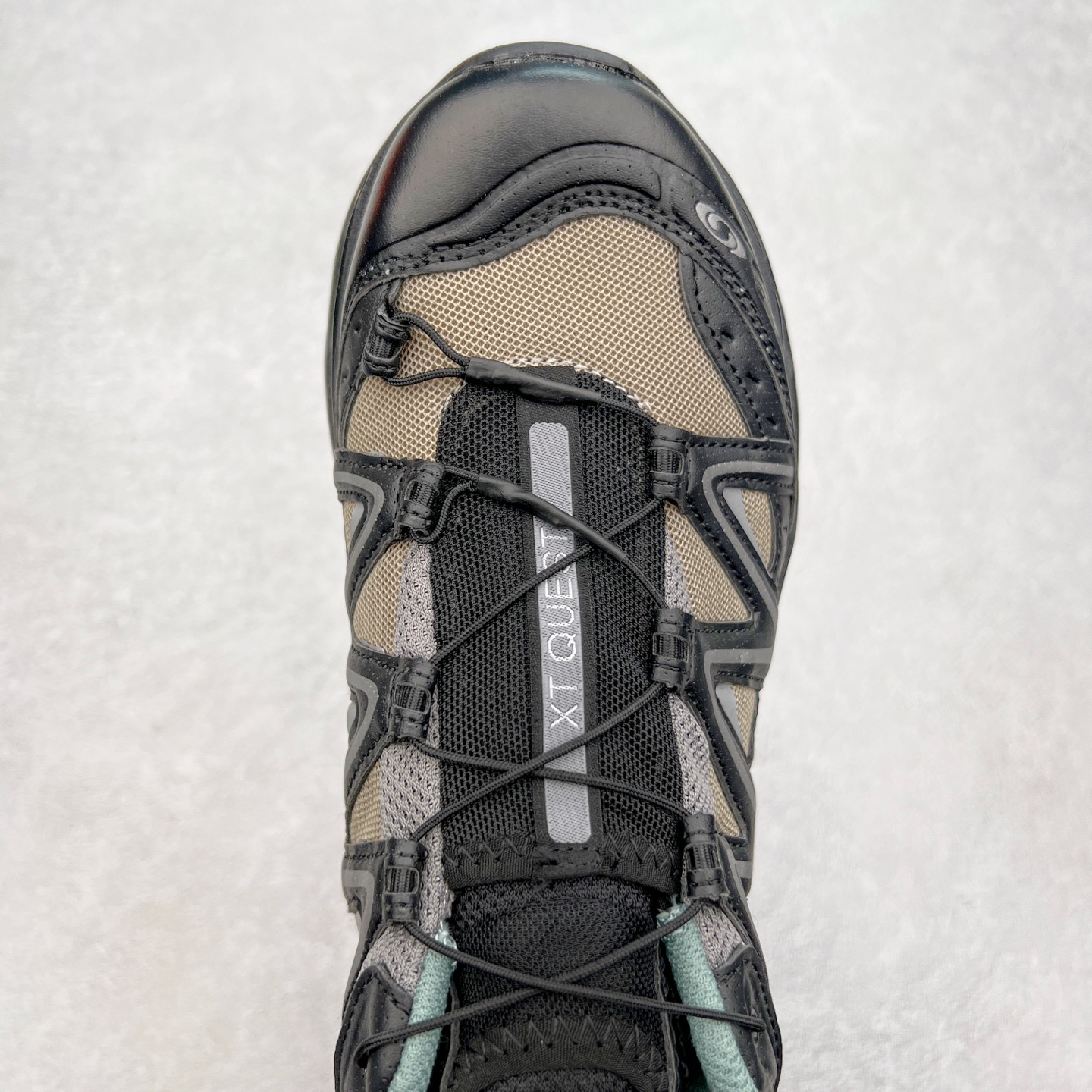 图片[4]-＃C版 Salomon XT-QUEST ADV 萨洛蒙潮流越野机能户外功能鞋 纯原外贸平台特供订单 耗时半年巨作 全套原纸板楦头开发 原厂特供网布配套加持 确保原汁原味 完美呈现版型 原档数据独家私模五层组合大底 男女鞋同步官方开发至46.5 原装Ortholite轻量化鞋垫 中底布带钢印编号 原厂TPU锁扣 进口港宝加持 后跟自然饱满 还原公司包裹性 基于 SALOMON 初代 XT 鞋身造型并搭载 4D ADVANCED CHASSIS™ 大底打造而成 为这款 XT-QUEST 带来了多项足部控制与保护等功能性 如在运动过程中控制左右晃动的过程而提高稳定性、改善长途越野过程中足中到足尖的过渡、提高感知岩石的精确度以抵抗尖锐物体对脚底的伤害以及采用动态缓冲来增强穿着舒适感 从而减轻疲劳感 使 XT-QUEST 成为一双舒适且安全的户外之履 尺码：36 36.5 37.5 38 38.5 39 40 40.5 41 42 42.5 43 44 44.5 45 46 46.5-选品中心