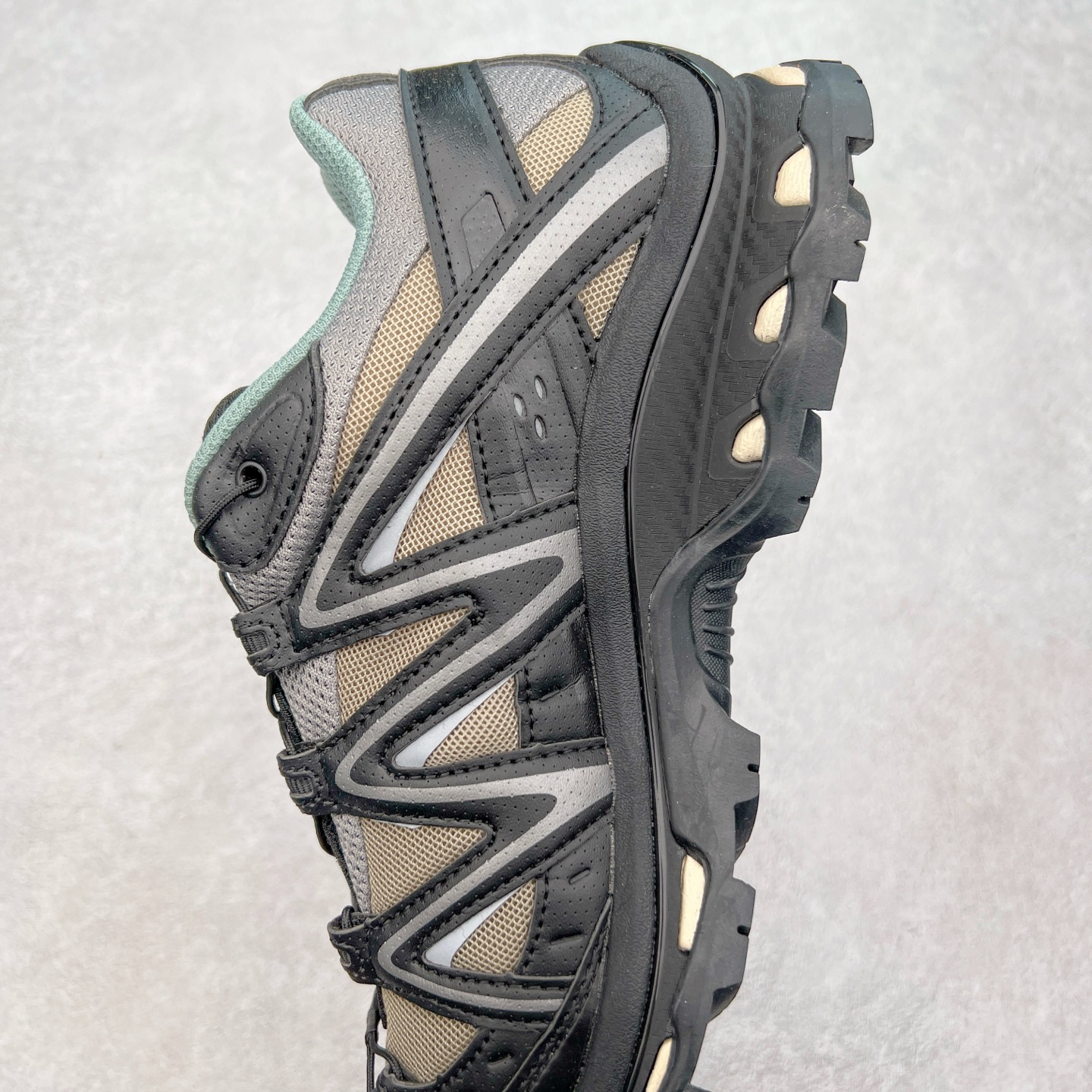 图片[7]-＃C版 Salomon XT-QUEST ADV 萨洛蒙潮流越野机能户外功能鞋 纯原外贸平台特供订单 耗时半年巨作 全套原纸板楦头开发 原厂特供网布配套加持 确保原汁原味 完美呈现版型 原档数据独家私模五层组合大底 男女鞋同步官方开发至46.5 原装Ortholite轻量化鞋垫 中底布带钢印编号 原厂TPU锁扣 进口港宝加持 后跟自然饱满 还原公司包裹性 基于 SALOMON 初代 XT 鞋身造型并搭载 4D ADVANCED CHASSIS™ 大底打造而成 为这款 XT-QUEST 带来了多项足部控制与保护等功能性 如在运动过程中控制左右晃动的过程而提高稳定性、改善长途越野过程中足中到足尖的过渡、提高感知岩石的精确度以抵抗尖锐物体对脚底的伤害以及采用动态缓冲来增强穿着舒适感 从而减轻疲劳感 使 XT-QUEST 成为一双舒适且安全的户外之履 尺码：36 36.5 37.5 38 38.5 39 40 40.5 41 42 42.5 43 44 44.5 45 46 46.5-选品中心