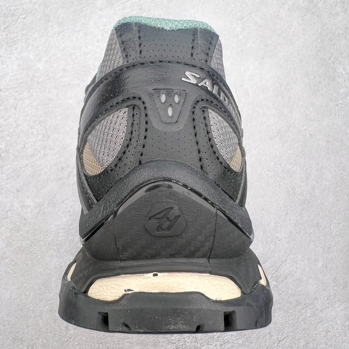 图片[8]-＃C版 Salomon XT-QUEST ADV 萨洛蒙潮流越野机能户外功能鞋 纯原外贸平台特供订单 耗时半年巨作 全套原纸板楦头开发 原厂特供网布配套加持 确保原汁原味 完美呈现版型 原档数据独家私模五层组合大底 男女鞋同步官方开发至46.5 原装Ortholite轻量化鞋垫 中底布带钢印编号 原厂TPU锁扣 进口港宝加持 后跟自然饱满 还原公司包裹性 基于 SALOMON 初代 XT 鞋身造型并搭载 4D ADVANCED CHASSIS™ 大底打造而成 为这款 XT-QUEST 带来了多项足部控制与保护等功能性 如在运动过程中控制左右晃动的过程而提高稳定性、改善长途越野过程中足中到足尖的过渡、提高感知岩石的精确度以抵抗尖锐物体对脚底的伤害以及采用动态缓冲来增强穿着舒适感 从而减轻疲劳感 使 XT-QUEST 成为一双舒适且安全的户外之履 尺码：36 36.5 37.5 38 38.5 39 40 40.5 41 42 42.5 43 44 44.5 45 46 46.5-选品中心