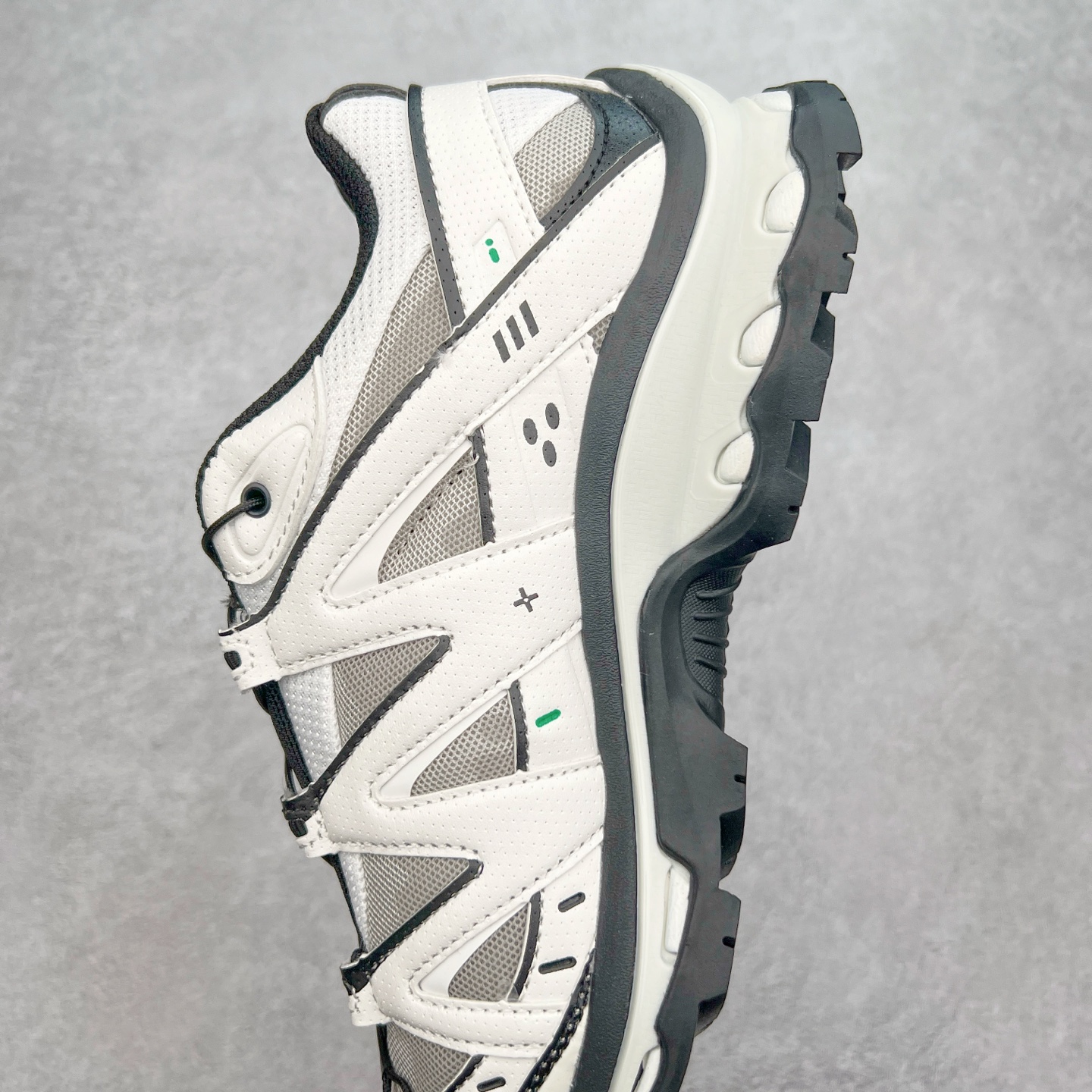 图片[7]-＃C版 Salomon XT-QUEST ADV 萨洛蒙潮流越野机能户外功能鞋 纯原外贸平台特供订单 耗时半年巨作 全套原纸板楦头开发 原厂特供网布配套加持 确保原汁原味 完美呈现版型 原档数据独家私模五层组合大底 男女鞋同步官方开发至46.5 原装Ortholite轻量化鞋垫 中底布带钢印编号 原厂TPU锁扣 进口港宝加持 后跟自然饱满 还原公司包裹性 基于 SALOMON 初代 XT 鞋身造型并搭载 4D ADVANCED CHASSIS™ 大底打造而成 为这款 XT-QUEST 带来了多项足部控制与保护等功能性 如在运动过程中控制左右晃动的过程而提高稳定性、改善长途越野过程中足中到足尖的过渡、提高感知岩石的精确度以抵抗尖锐物体对脚底的伤害以及采用动态缓冲来增强穿着舒适感 从而减轻疲劳感 使 XT-QUEST 成为一双舒适且安全的户外之履 尺码：36 36.5 37.5 38 38.5 39 40 40.5 41 42 42.5 43 44 44.5 45 46 46.5-选品中心