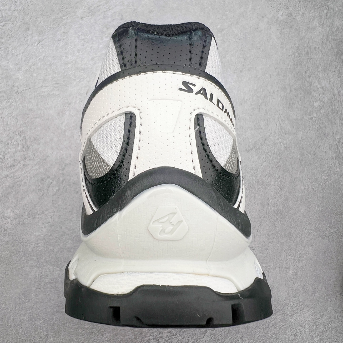 图片[8]-＃C版 Salomon XT-QUEST ADV 萨洛蒙潮流越野机能户外功能鞋 纯原外贸平台特供订单 耗时半年巨作 全套原纸板楦头开发 原厂特供网布配套加持 确保原汁原味 完美呈现版型 原档数据独家私模五层组合大底 男女鞋同步官方开发至46.5 原装Ortholite轻量化鞋垫 中底布带钢印编号 原厂TPU锁扣 进口港宝加持 后跟自然饱满 还原公司包裹性 基于 SALOMON 初代 XT 鞋身造型并搭载 4D ADVANCED CHASSIS™ 大底打造而成 为这款 XT-QUEST 带来了多项足部控制与保护等功能性 如在运动过程中控制左右晃动的过程而提高稳定性、改善长途越野过程中足中到足尖的过渡、提高感知岩石的精确度以抵抗尖锐物体对脚底的伤害以及采用动态缓冲来增强穿着舒适感 从而减轻疲劳感 使 XT-QUEST 成为一双舒适且安全的户外之履 尺码：36 36.5 37.5 38 38.5 39 40 40.5 41 42 42.5 43 44 44.5 45 46 46.5-选品中心