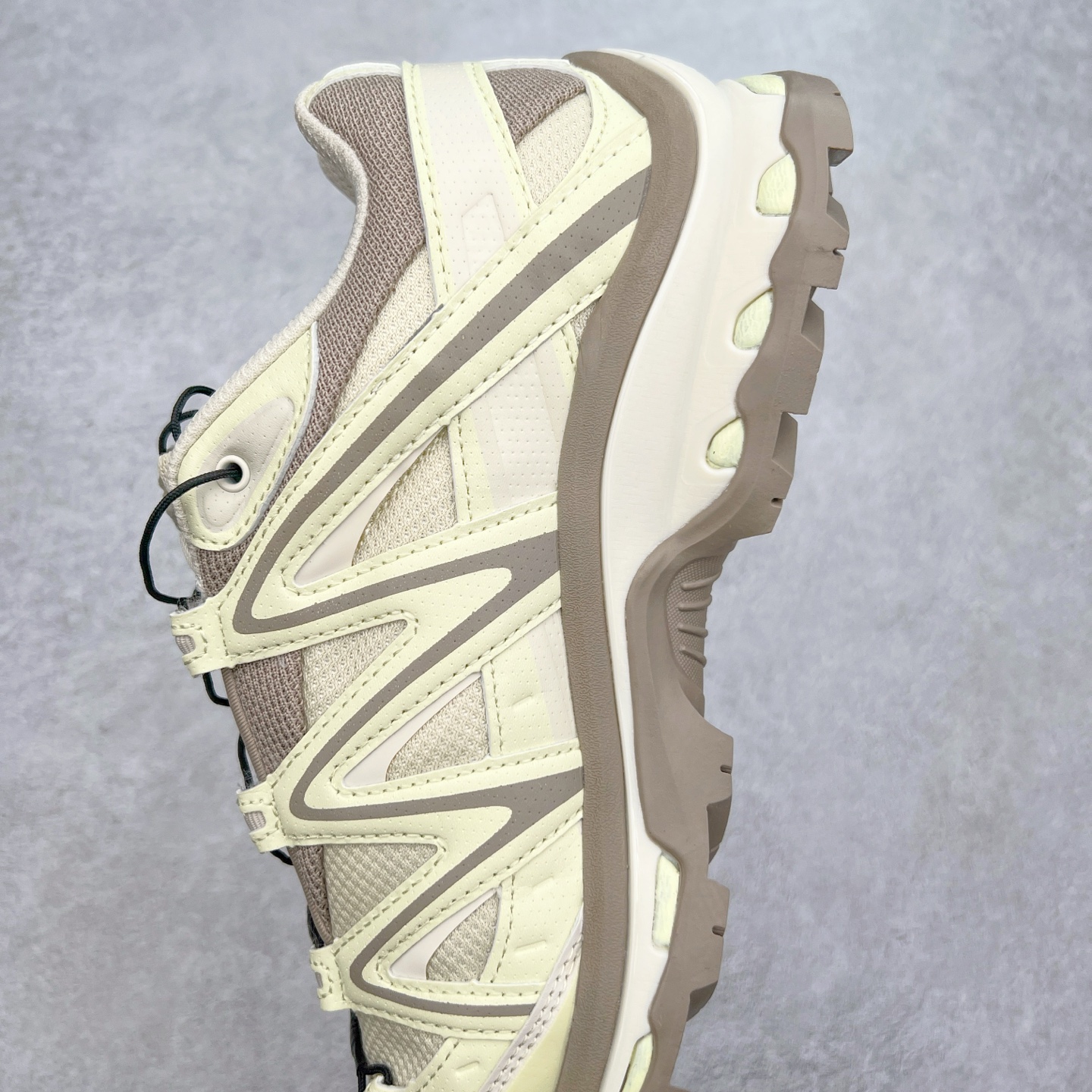 图片[7]-＃C版 Salomon XT-QUEST ADV 萨洛蒙潮流越野机能户外功能鞋 纯原外贸平台特供订单 耗时半年巨作 全套原纸板楦头开发 原厂特供网布配套加持 确保原汁原味 完美呈现版型 原档数据独家私模五层组合大底 男女鞋同步官方开发至46.5 原装Ortholite轻量化鞋垫 中底布带钢印编号 原厂TPU锁扣 进口港宝加持 后跟自然饱满 还原公司包裹性 基于 SALOMON 初代 XT 鞋身造型并搭载 4D ADVANCED CHASSIS™ 大底打造而成 为这款 XT-QUEST 带来了多项足部控制与保护等功能性 如在运动过程中控制左右晃动的过程而提高稳定性、改善长途越野过程中足中到足尖的过渡、提高感知岩石的精确度以抵抗尖锐物体对脚底的伤害以及采用动态缓冲来增强穿着舒适感 从而减轻疲劳感 使 XT-QUEST 成为一双舒适且安全的户外之履 尺码：36 36.5 37.5 38 38.5 39 40 40.5 41 42 42.5 43 44 44.5 45 46 46.5-选品中心