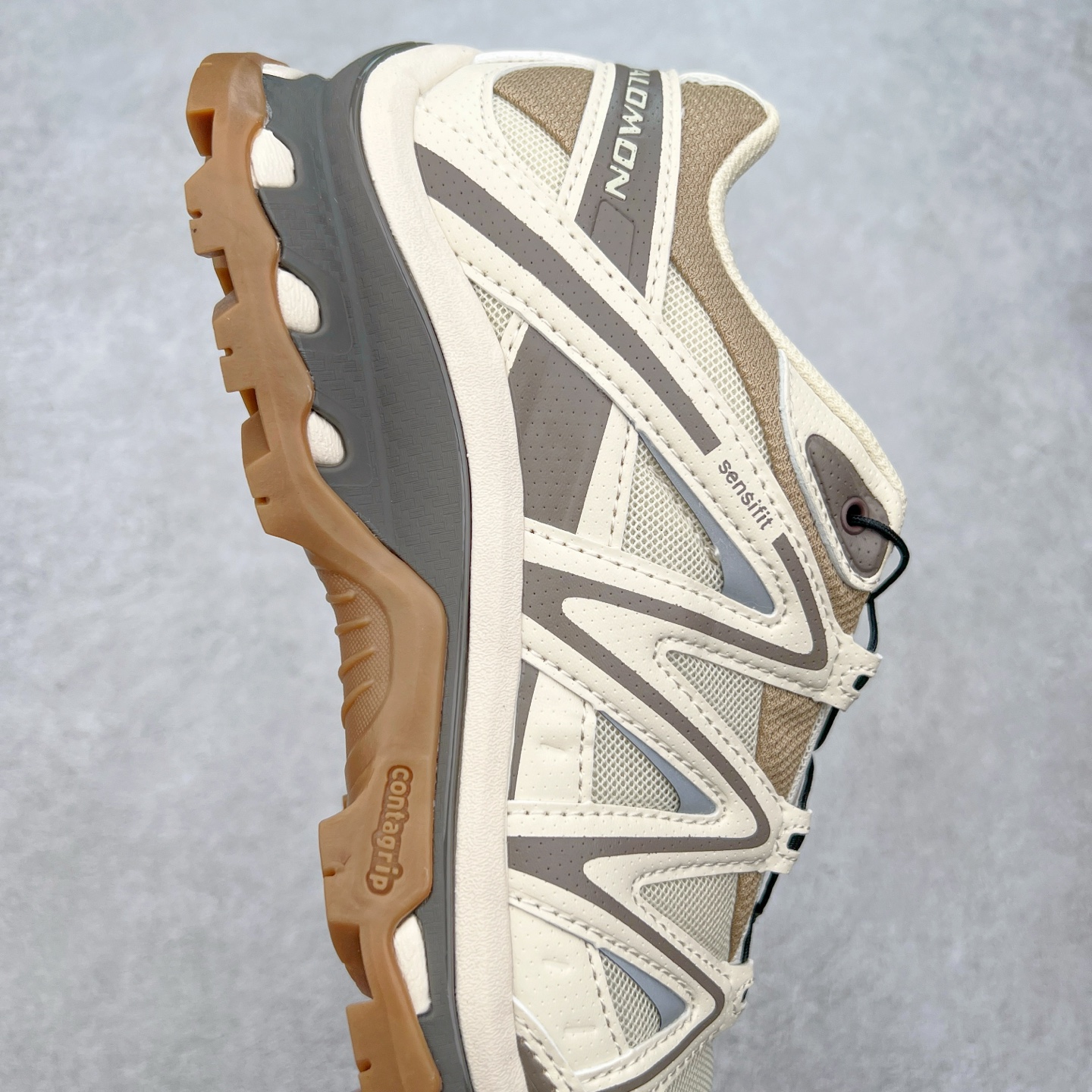 图片[6]-＃C版 Salomon XT-QUEST ADV 萨洛蒙潮流越野机能户外功能鞋 纯原外贸平台特供订单 耗时半年巨作 全套原纸板楦头开发 原厂特供网布配套加持 确保原汁原味 完美呈现版型 原档数据独家私模五层组合大底 男女鞋同步官方开发至46.5 原装Ortholite轻量化鞋垫 中底布带钢印编号 原厂TPU锁扣 进口港宝加持 后跟自然饱满 还原公司包裹性 基于 SALOMON 初代 XT 鞋身造型并搭载 4D ADVANCED CHASSIS™ 大底打造而成 为这款 XT-QUEST 带来了多项足部控制与保护等功能性 如在运动过程中控制左右晃动的过程而提高稳定性、改善长途越野过程中足中到足尖的过渡、提高感知岩石的精确度以抵抗尖锐物体对脚底的伤害以及采用动态缓冲来增强穿着舒适感 从而减轻疲劳感 使 XT-QUEST 成为一双舒适且安全的户外之履 尺码：36 36.5 37.5 38 38.5 39 40 40.5 41 42 42.5 43 44 44.5 45 46 46.5-选品中心